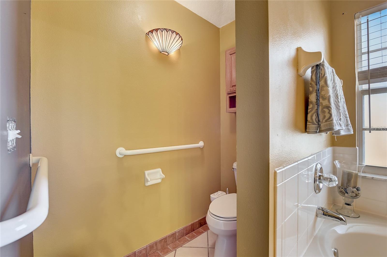 Image 16 of 38 For 25273 Lost Oak Circle