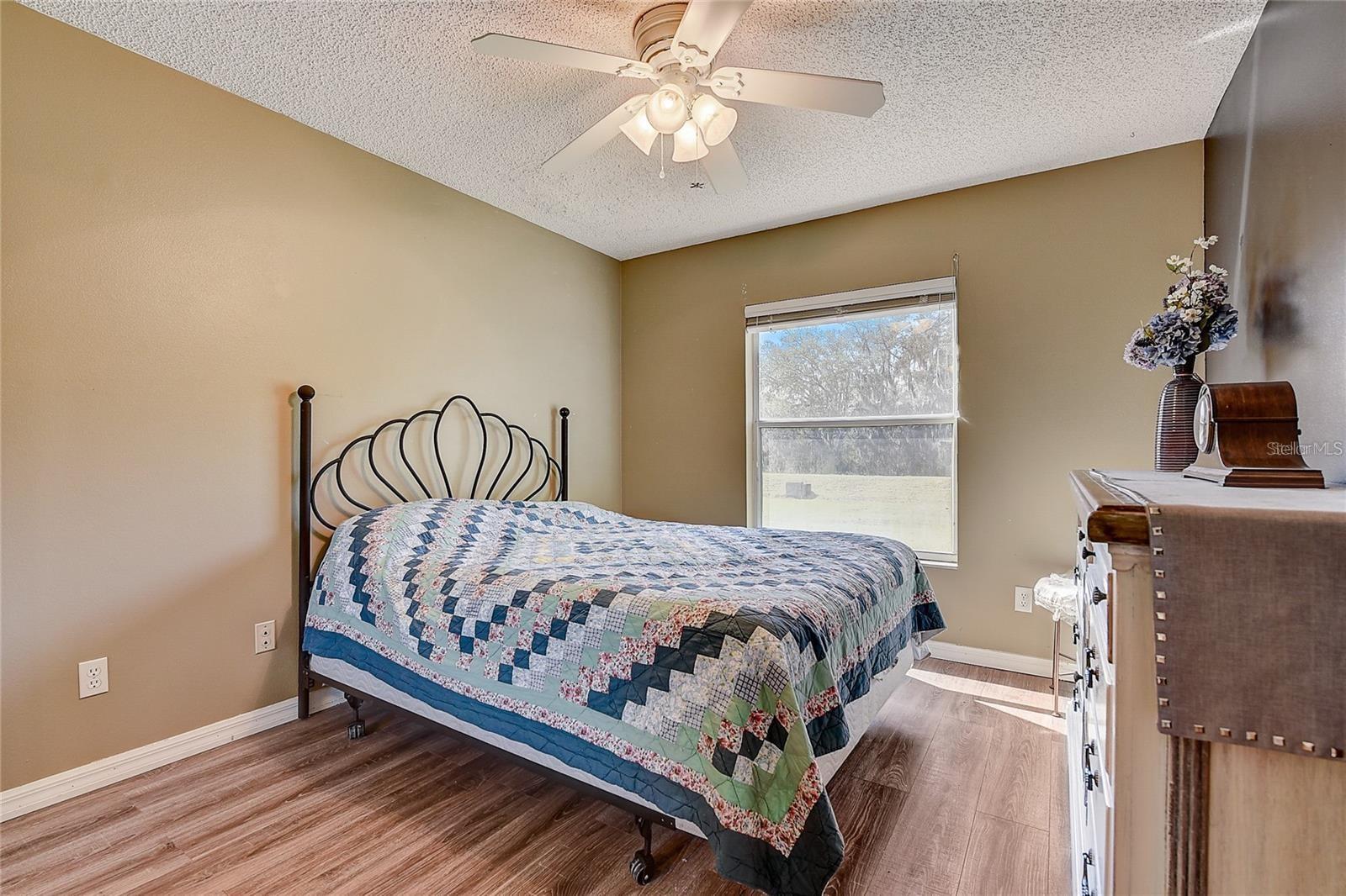 Image 20 of 38 For 25273 Lost Oak Circle