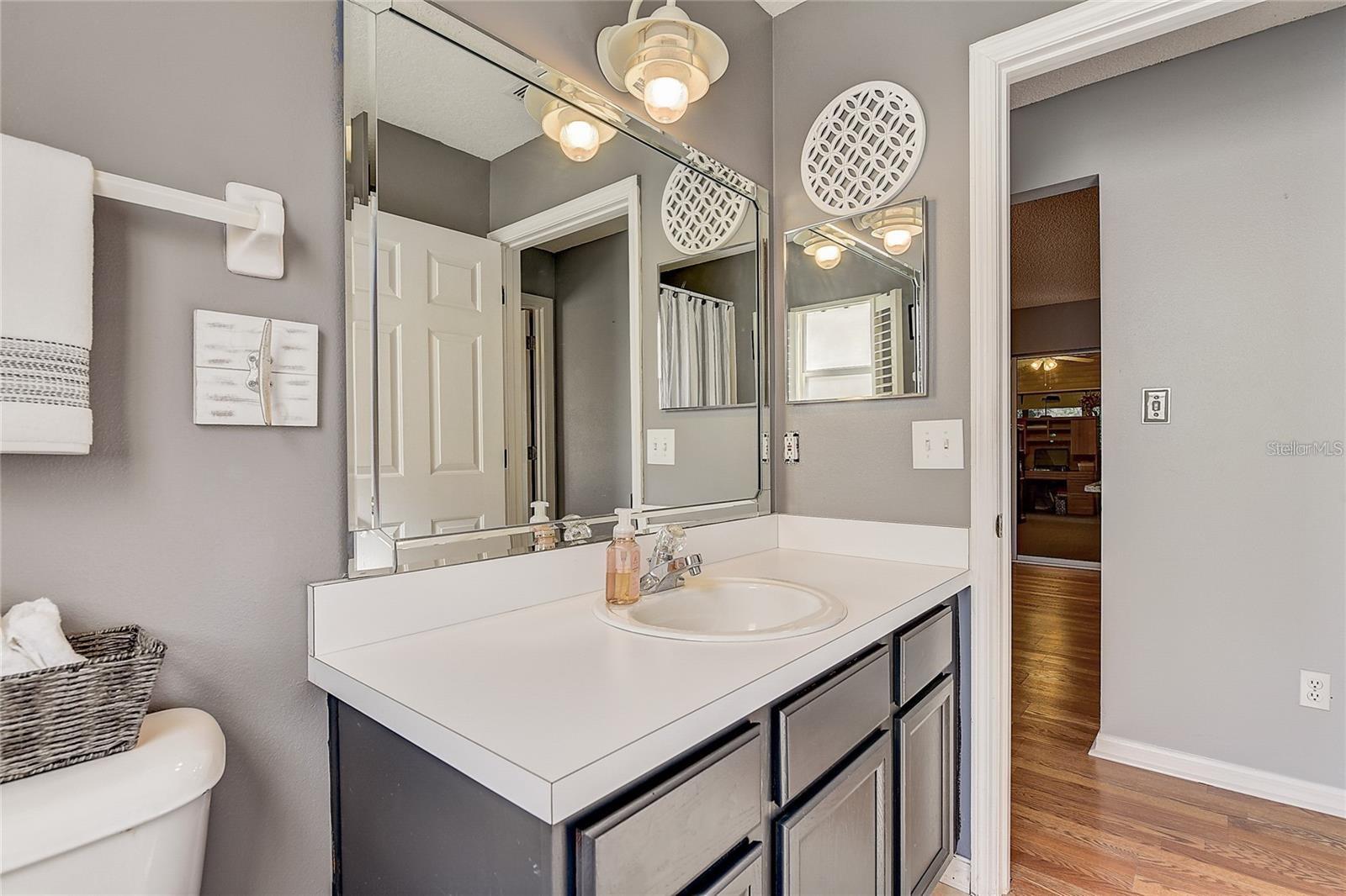 Image 21 of 38 For 25273 Lost Oak Circle