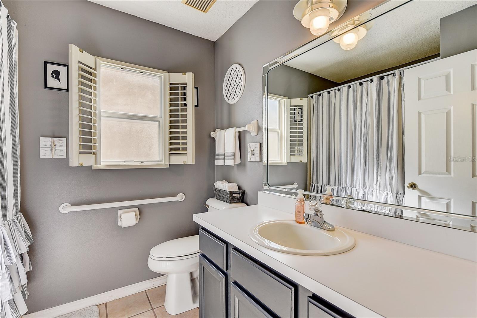 Image 22 of 38 For 25273 Lost Oak Circle