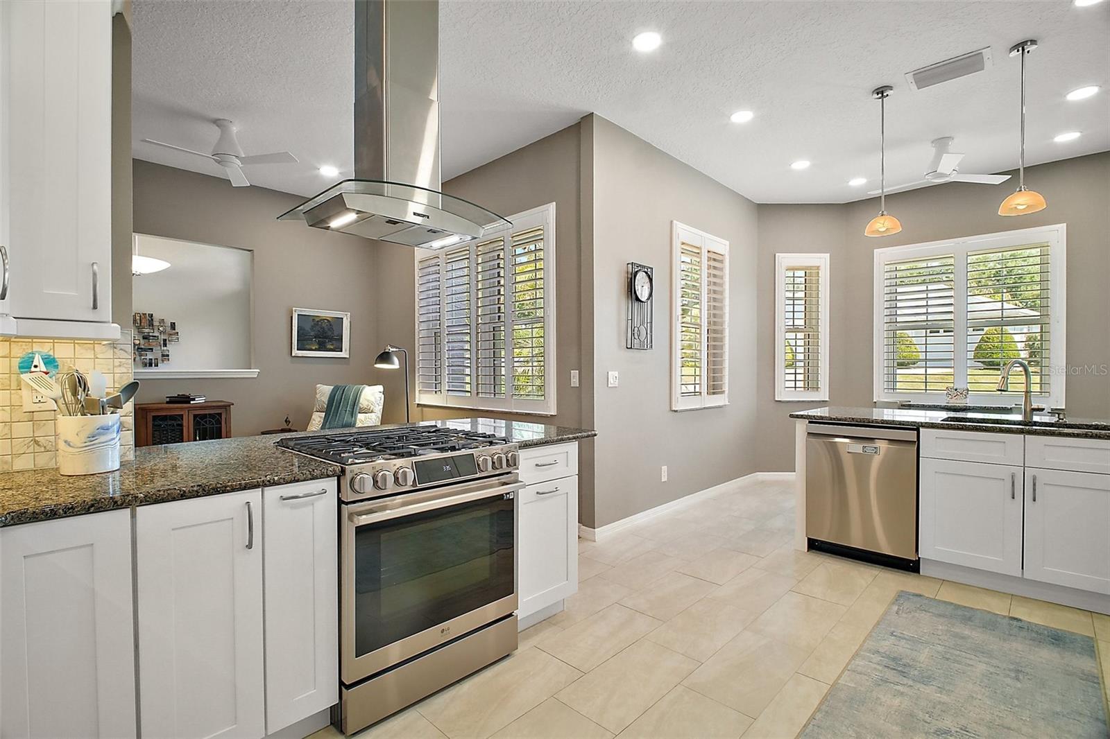 Image 13 of 40 For 5557 Freeport Drive