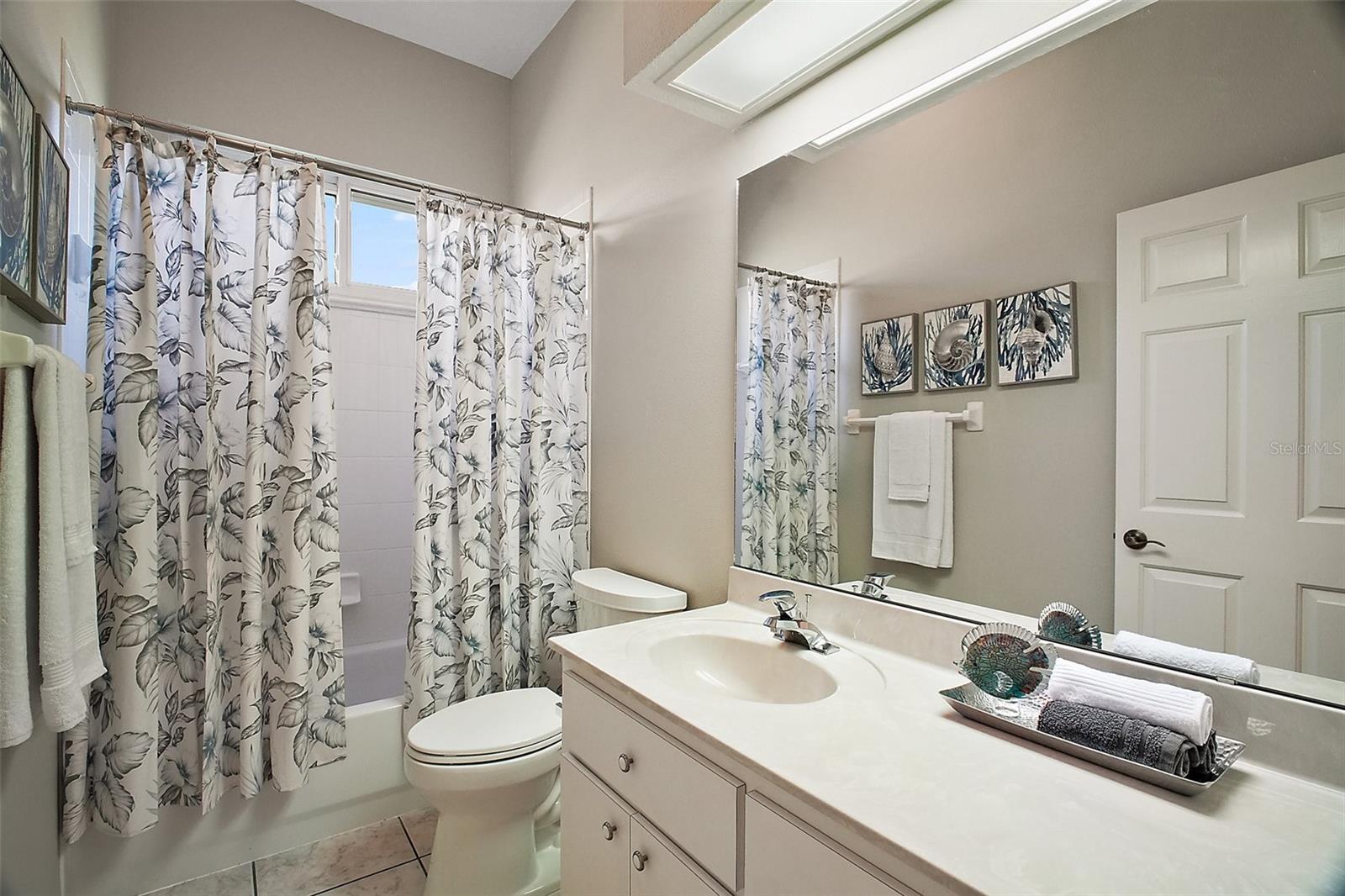 Image 23 of 40 For 5557 Freeport Drive