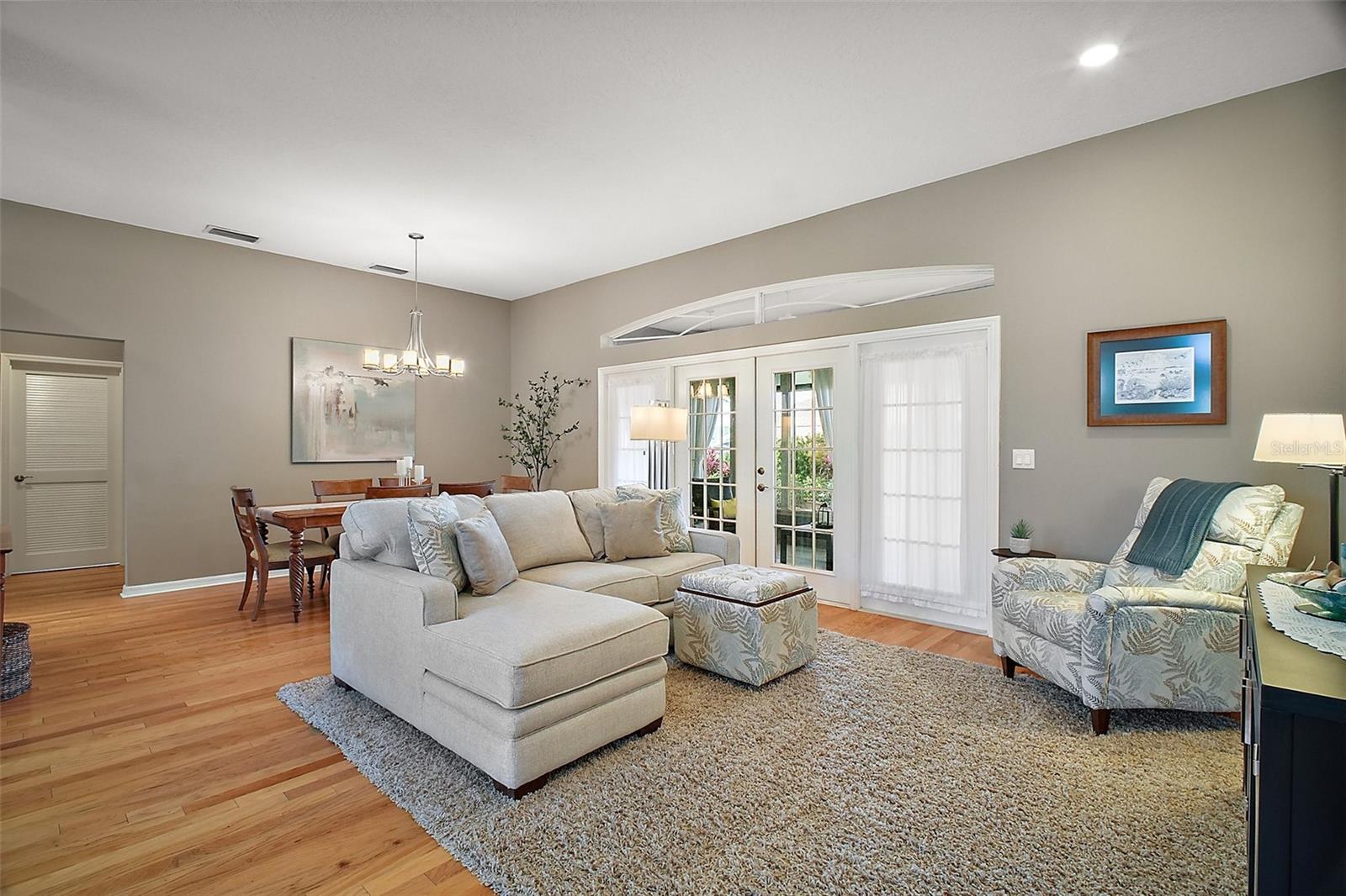 Image 7 of 40 For 5557 Freeport Drive