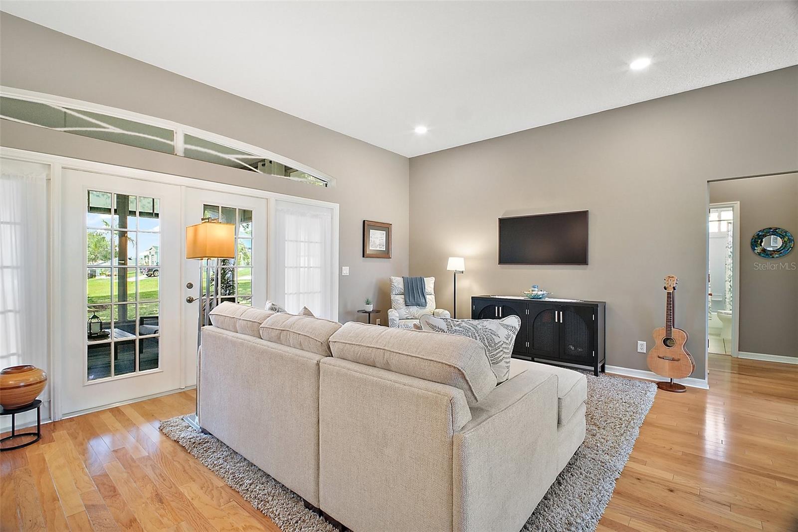 Image 8 of 40 For 5557 Freeport Drive