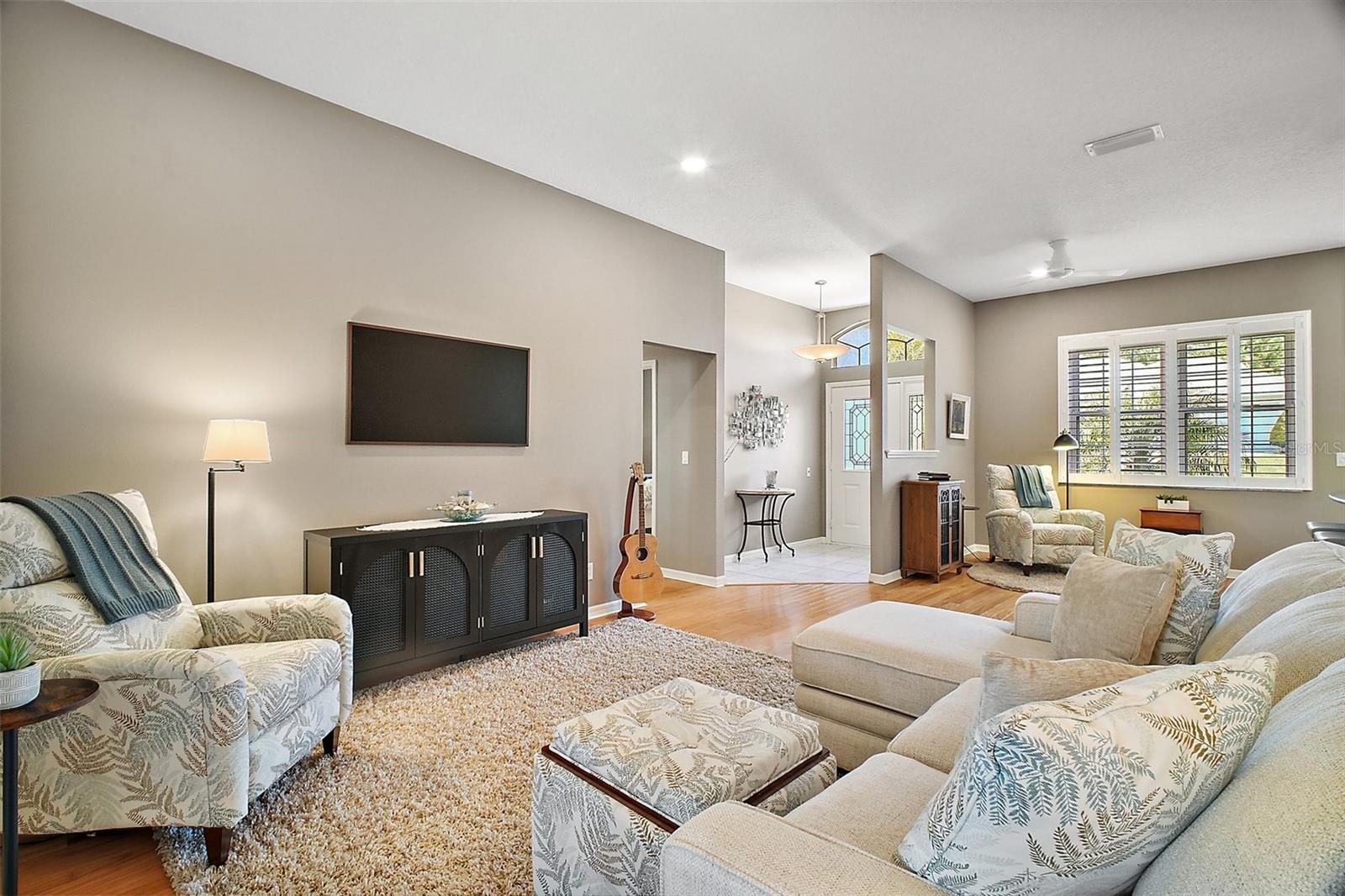Image 9 of 40 For 5557 Freeport Drive