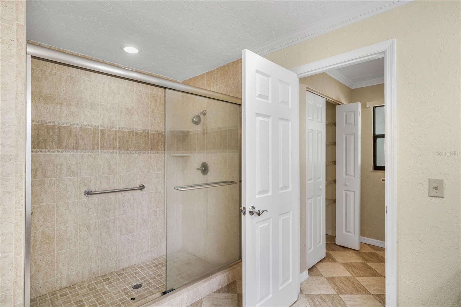 Image 17 of 32 For 8640 Henderson Trail