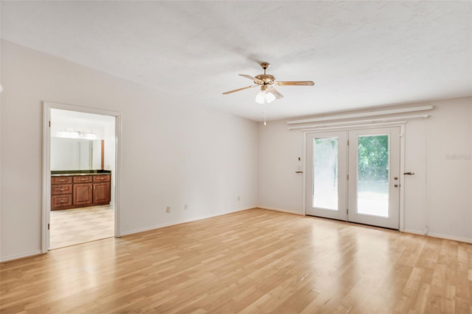 Image 18 of 32 For 8640 Henderson Trail
