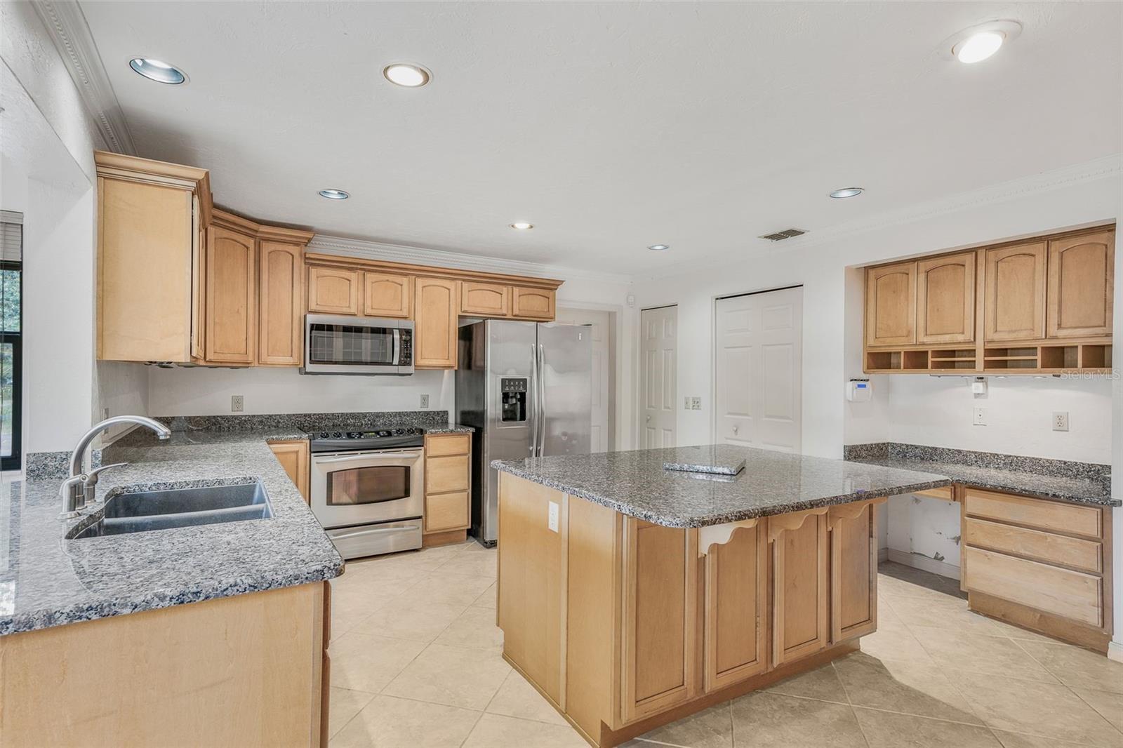 Image 4 of 32 For 8640 Henderson Trail