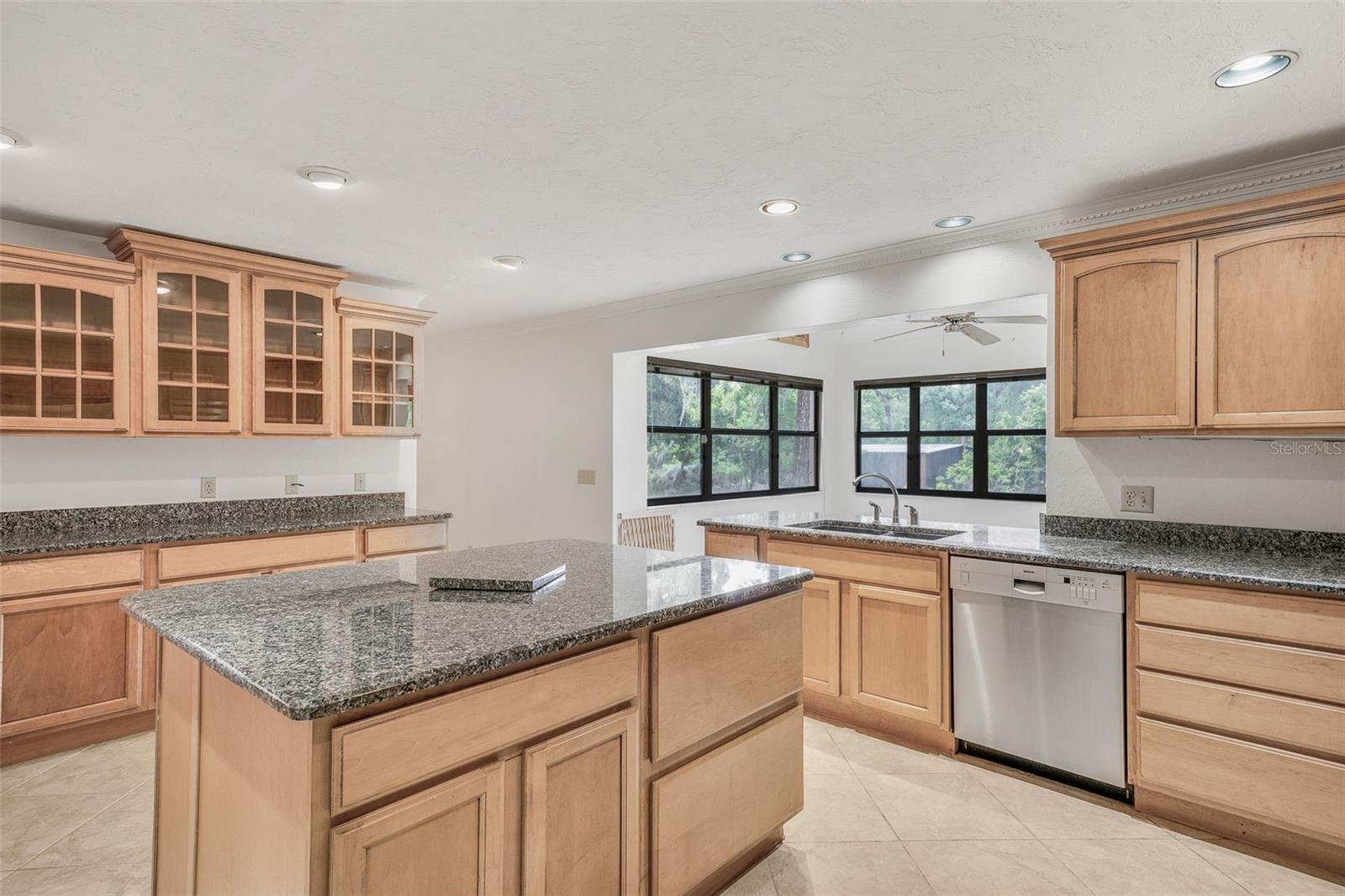 Image 6 of 32 For 8640 Henderson Trail