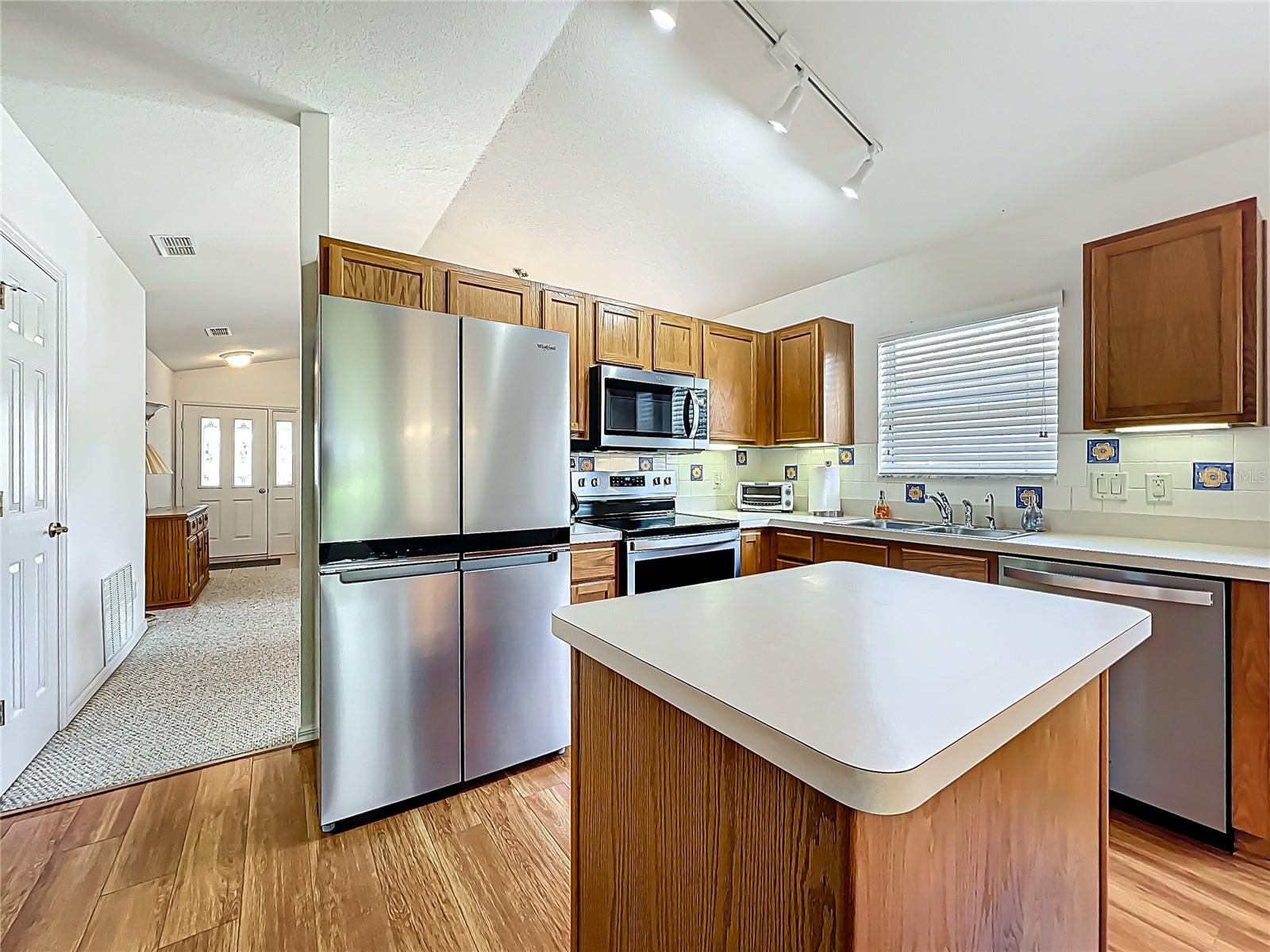 Image 18 of 42 For 25044 Cranes Roost Circle