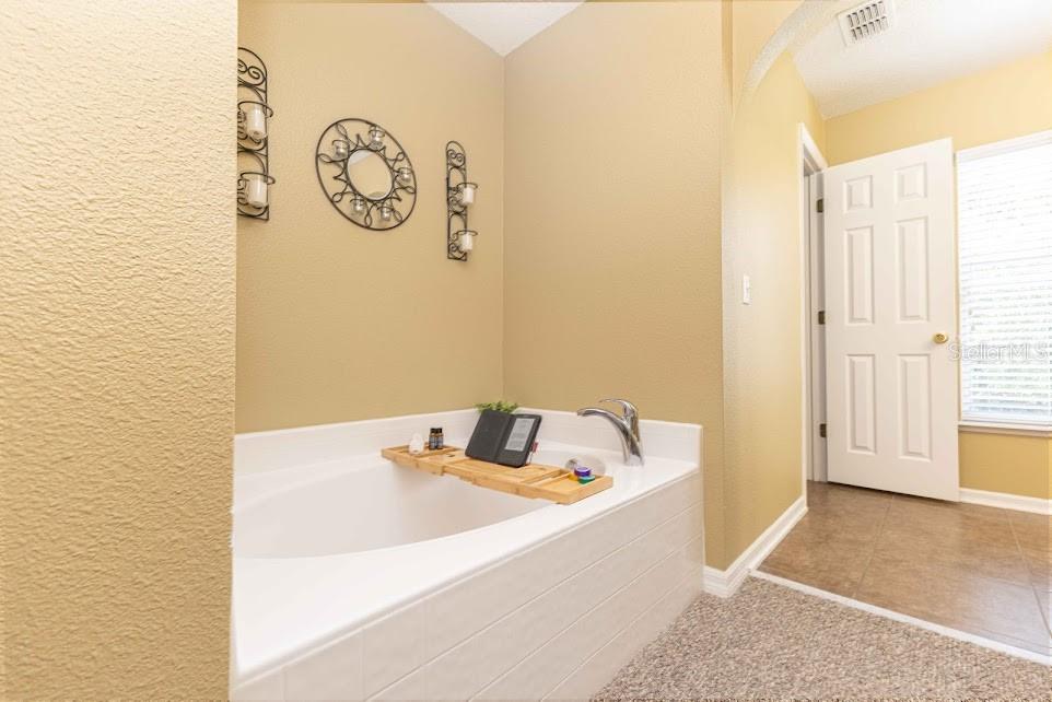 Image 16 of 36 For 1704 Hoofprint Court