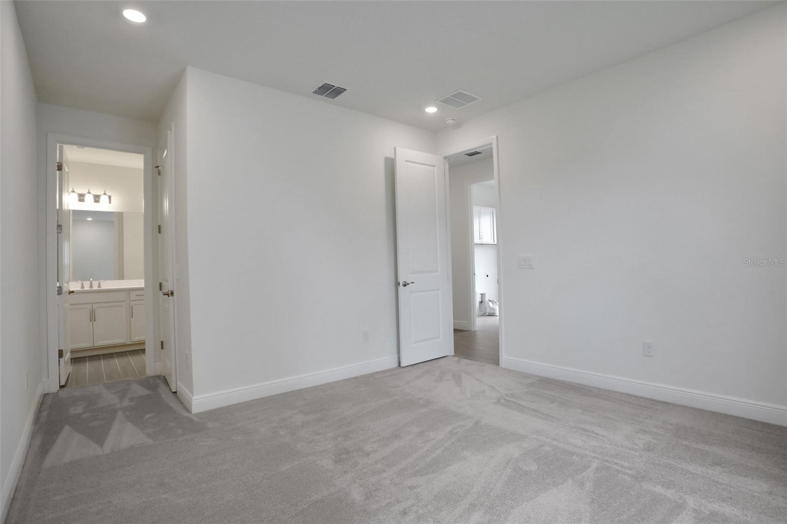 Image 22 of 34 For 204 Eagleston Lane