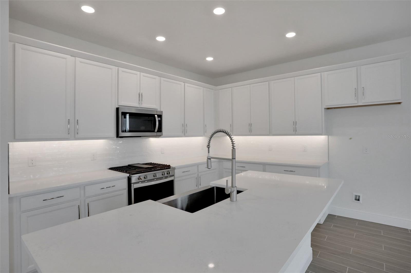 Image 7 of 34 For 204 Eagleston Lane