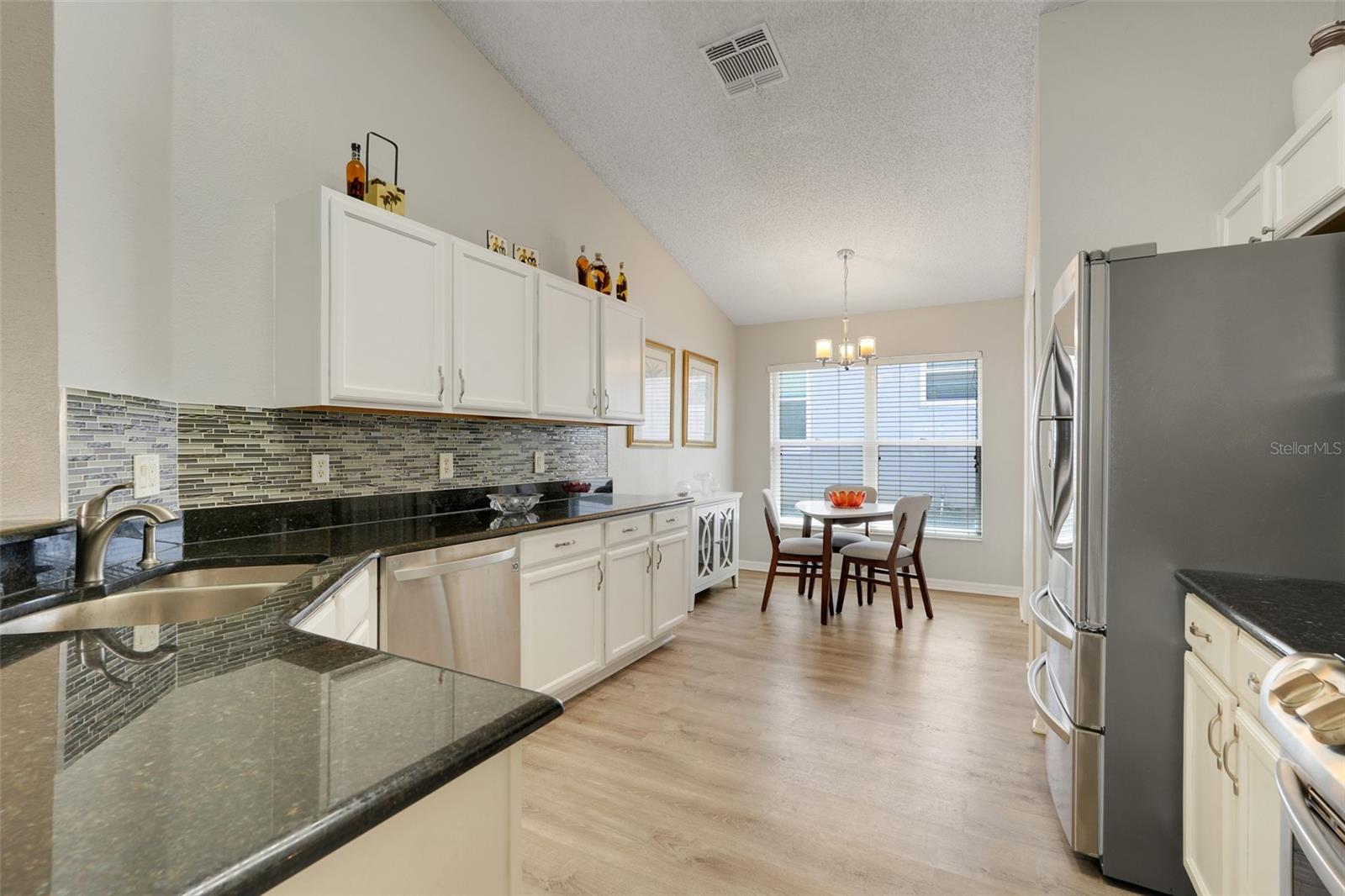 Image 13 of 44 For 1159 Greenley Avenue