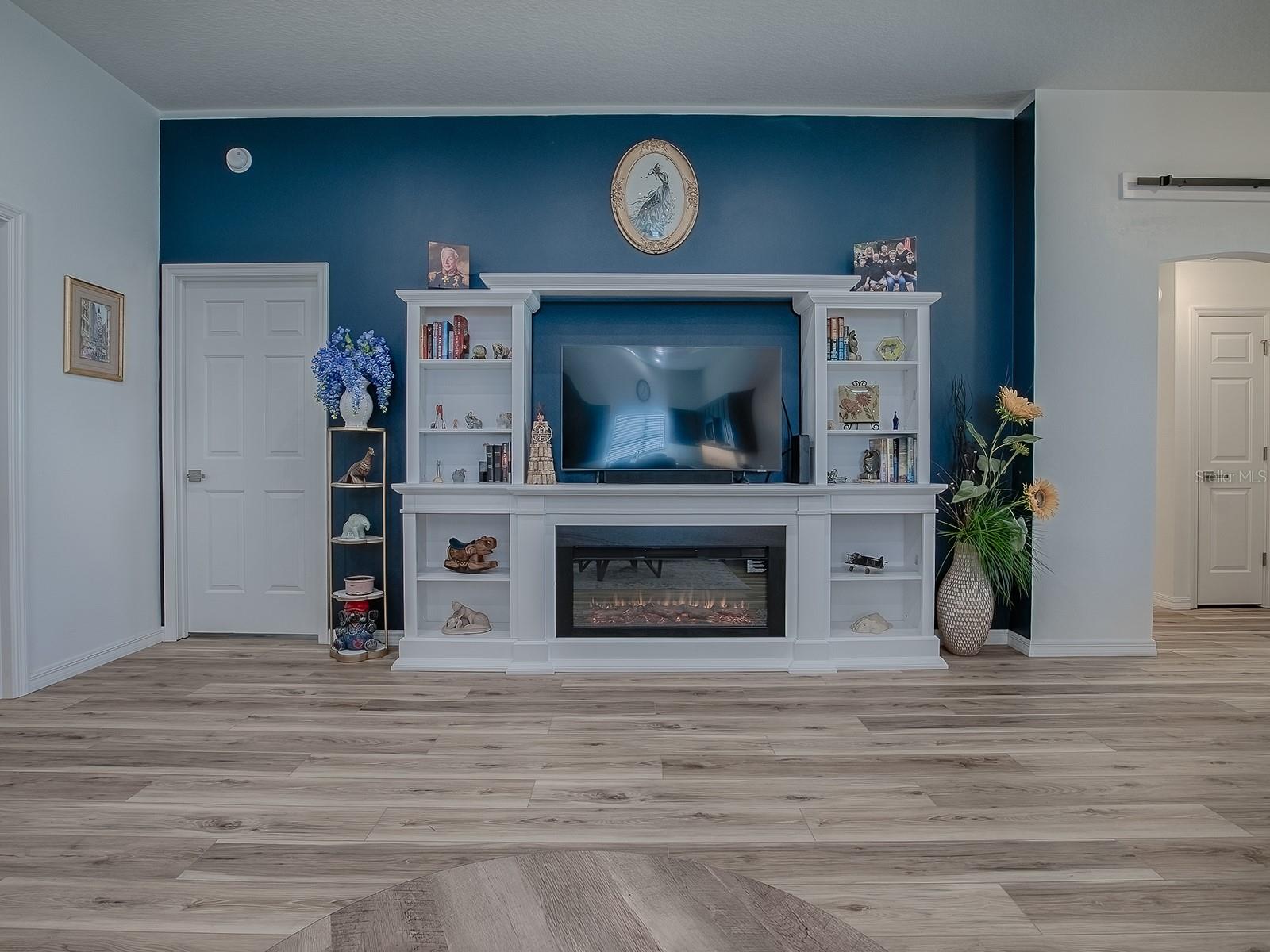 Image 11 of 50 For 1010 Ventura Drive