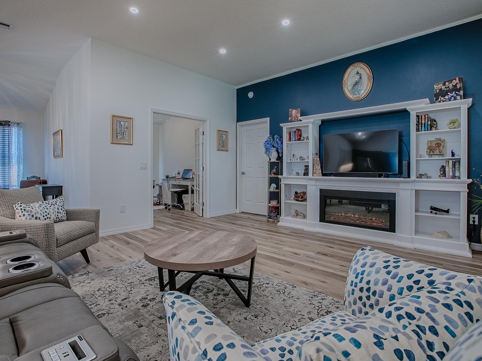 Image 13 of 50 For 1010 Ventura Drive