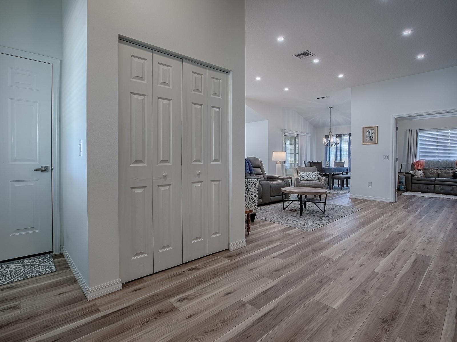 Image 8 of 50 For 1010 Ventura Drive