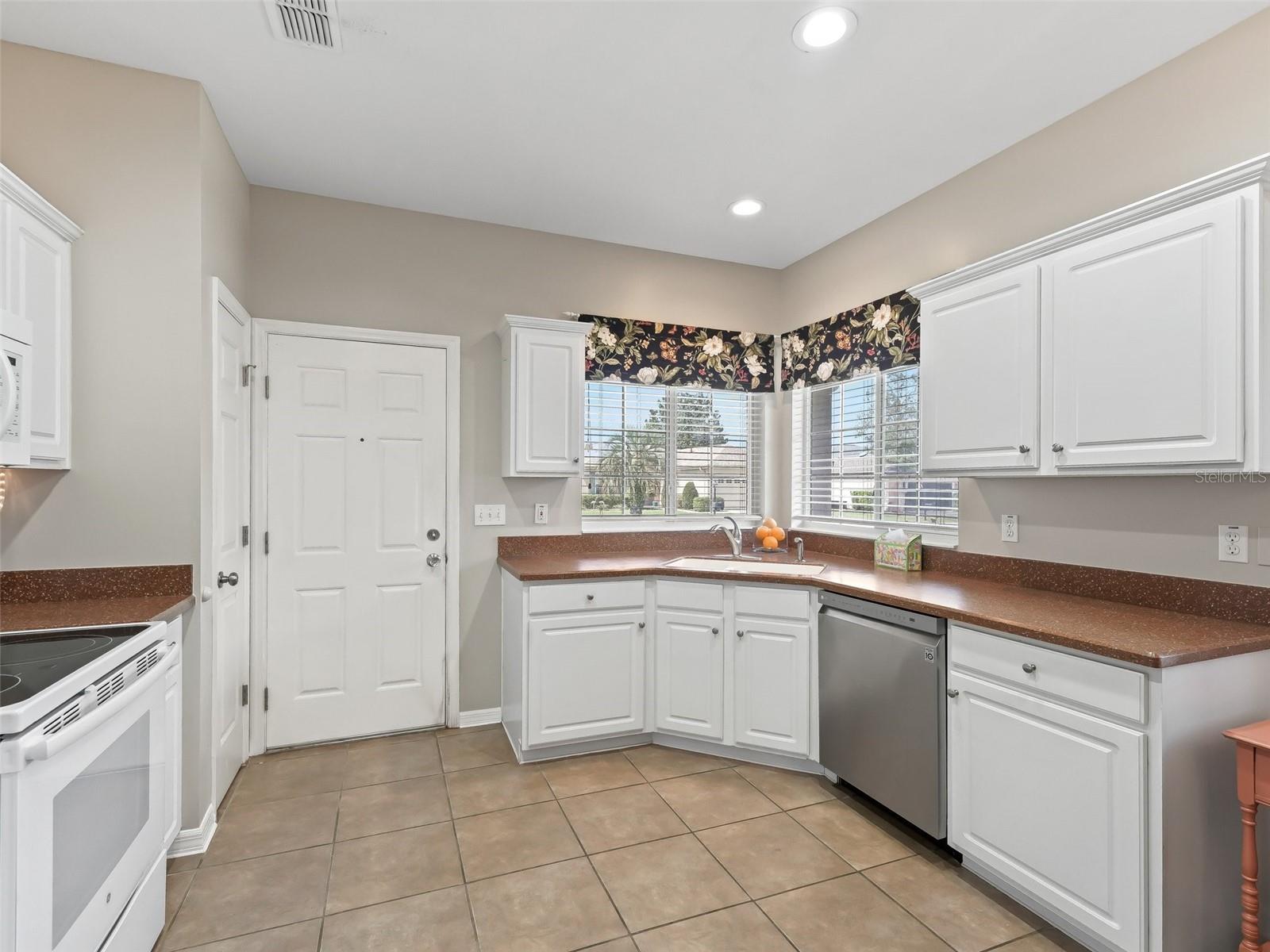 Image 10 of 25 For 14235 85th Avenue