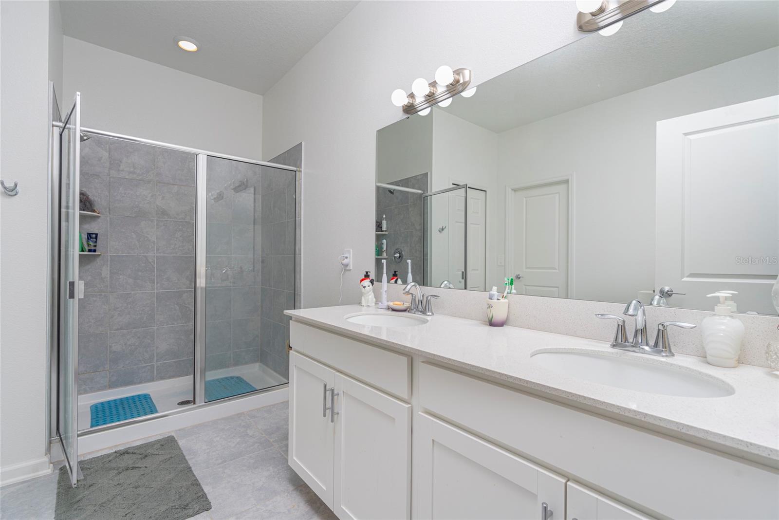 Image 14 of 26 For 853 Laurel View Way