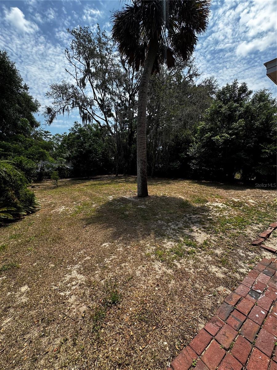 Image 18 of 18 For 320 Rhodes Street
