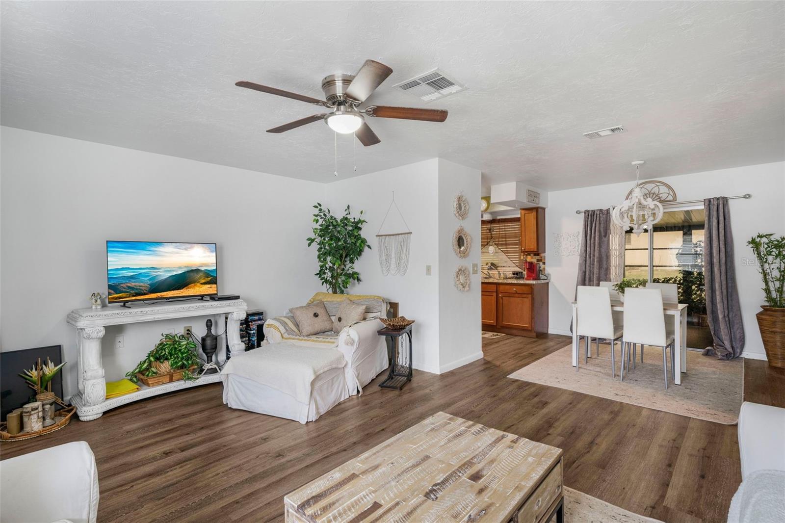 Image 5 of 26 For 3185 Camomile Way