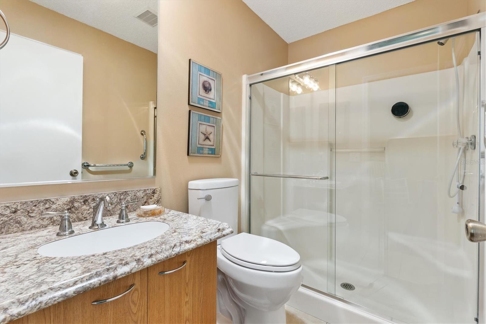 Image 15 of 23 For 1513 Lozano Avenue