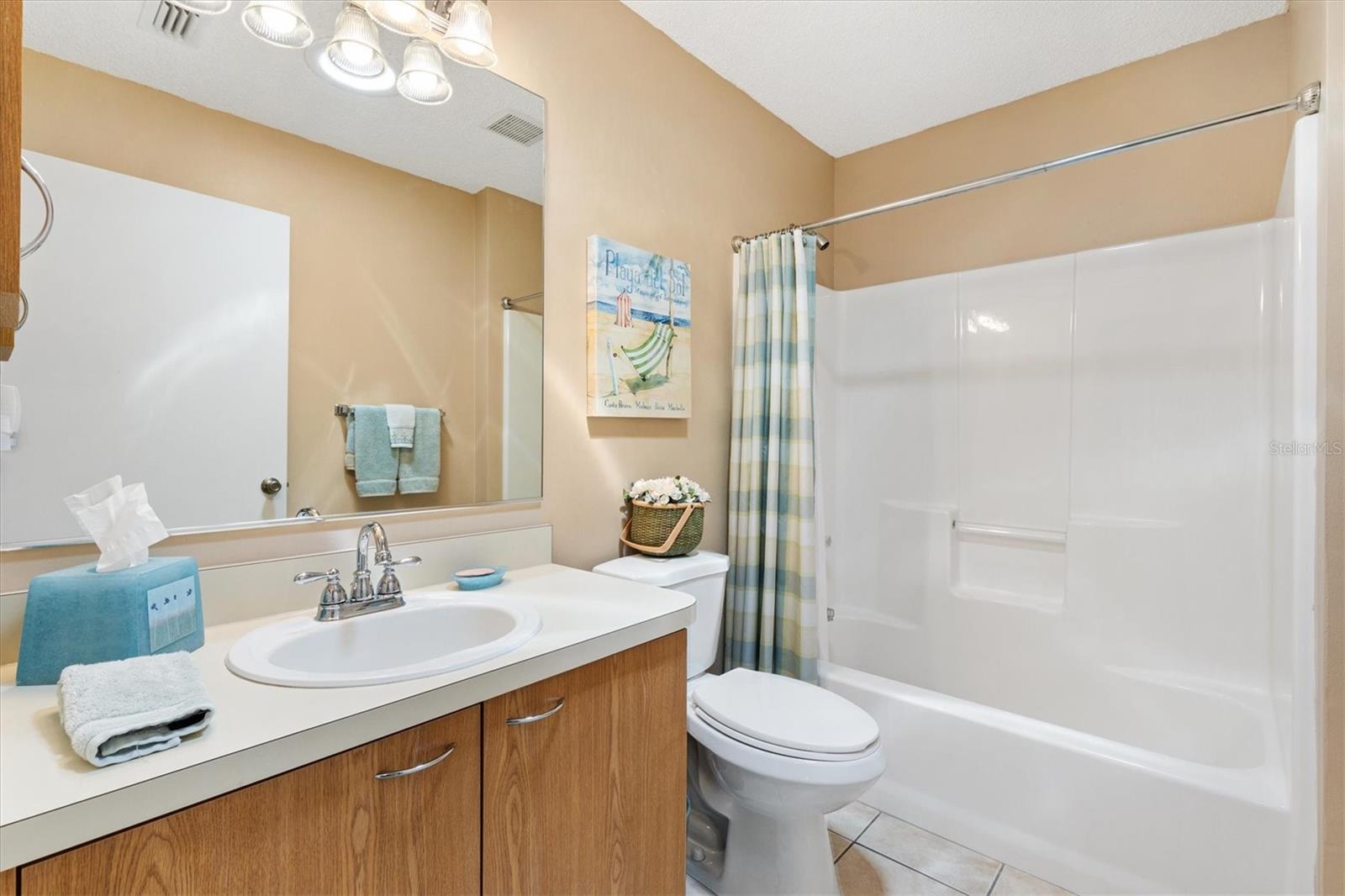 Image 19 of 23 For 1513 Lozano Avenue