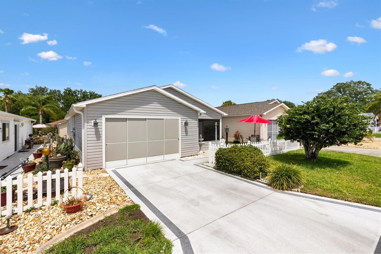 Image 2 of 23 For 1513 Lozano Avenue