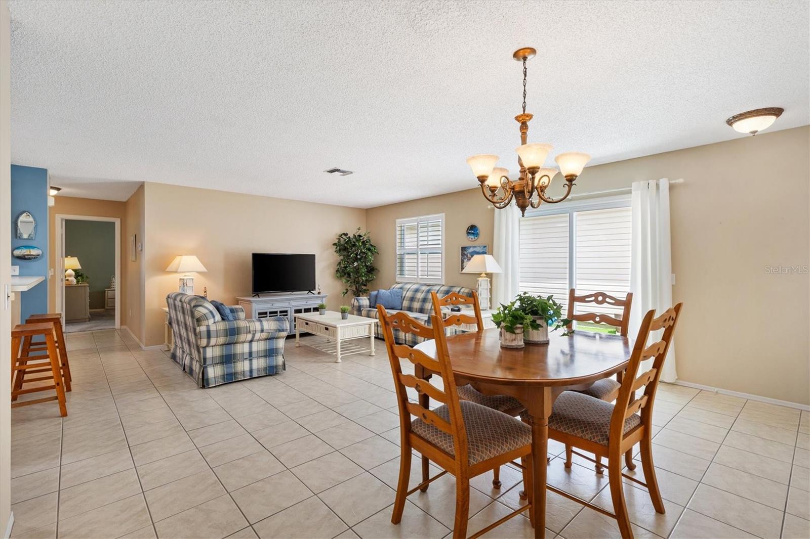 Image 7 of 23 For 1513 Lozano Avenue