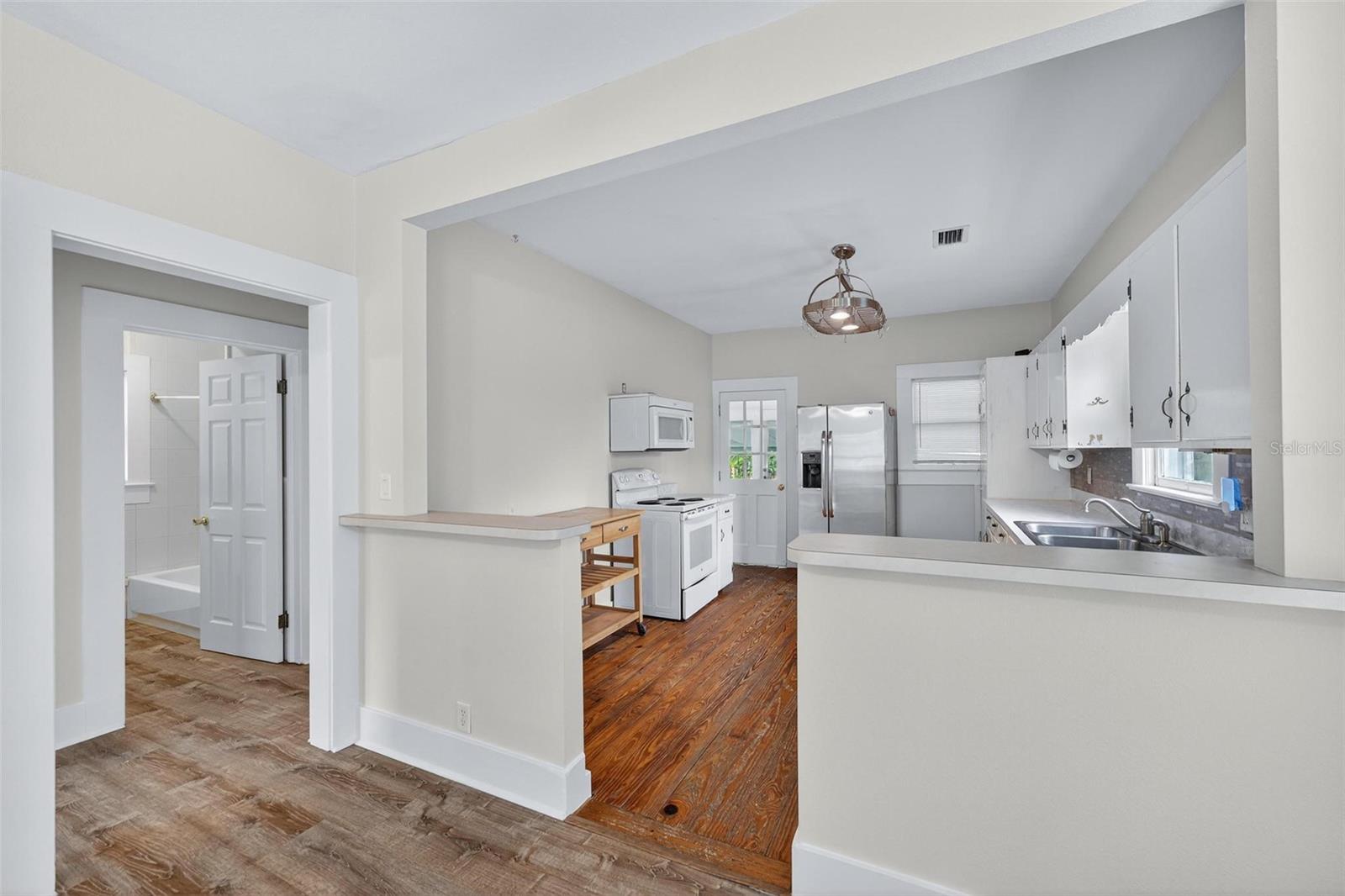 Image 13 of 81 For 57 Orange Avenue