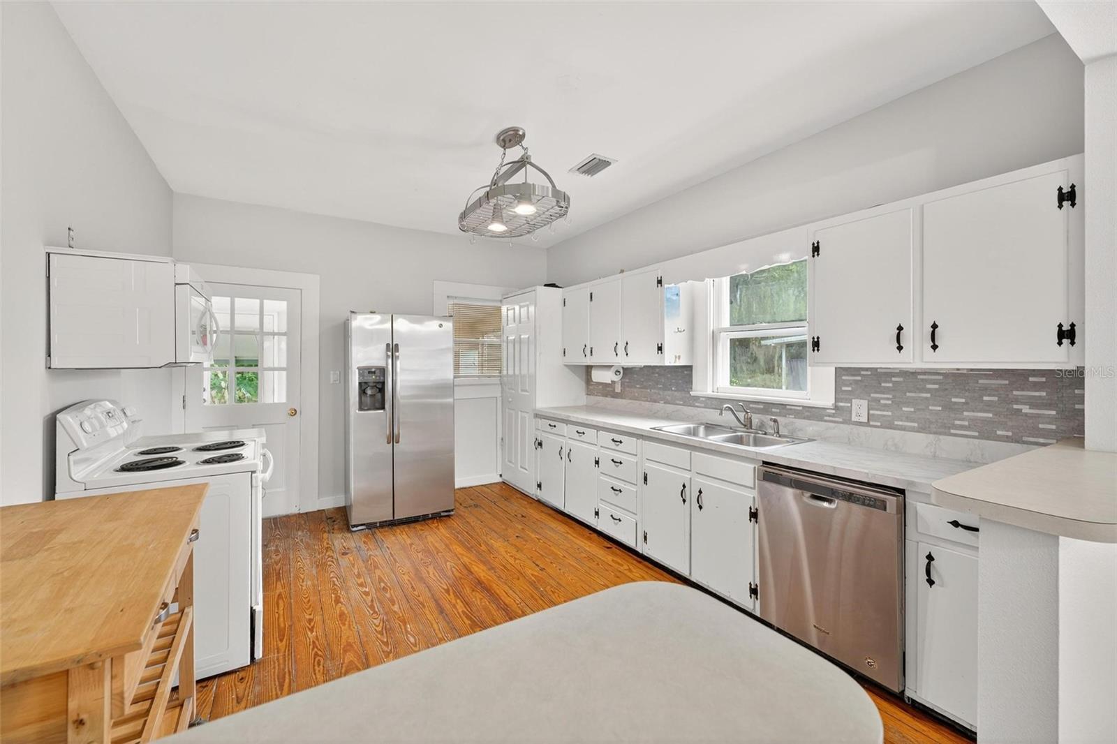 Image 17 of 81 For 57 Orange Avenue