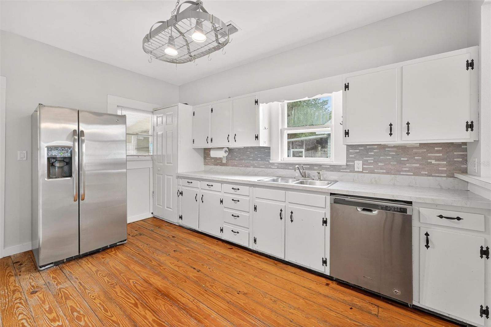 Image 18 of 81 For 57 Orange Avenue
