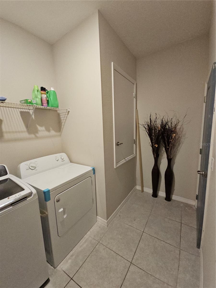 Image 27 of 30 For 2129 Amor Way