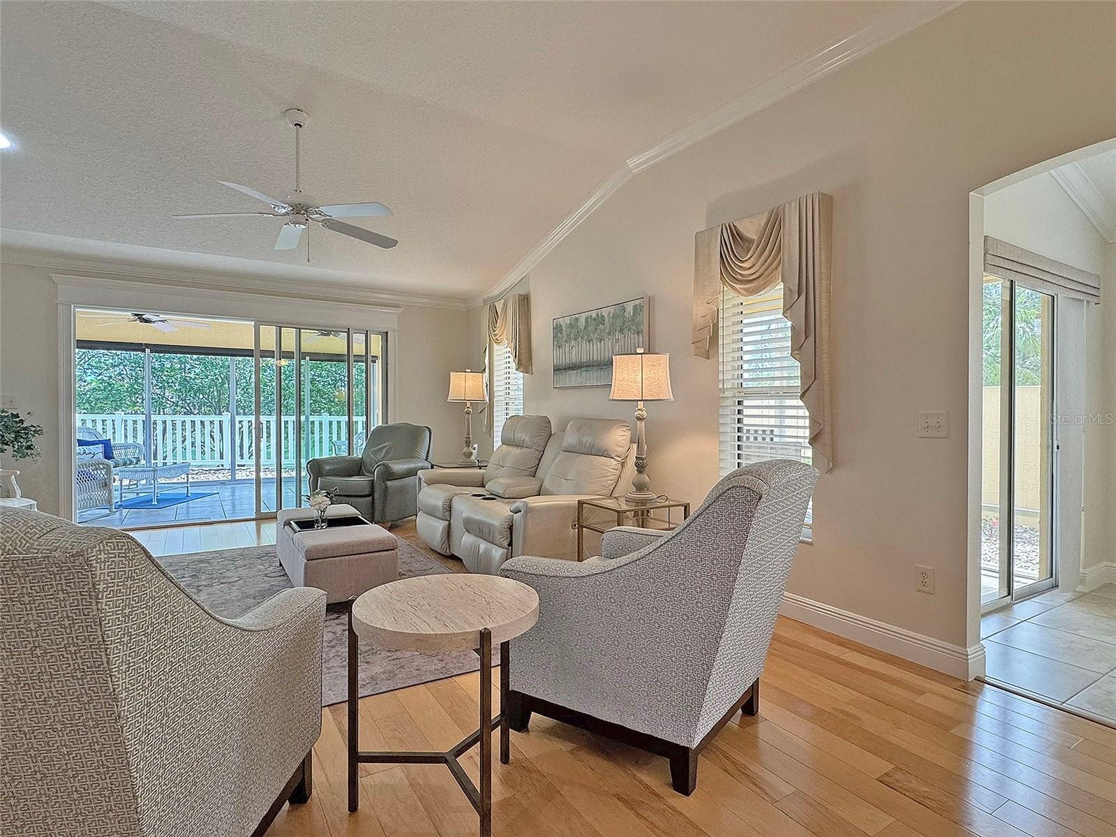 Image 10 of 31 For 3325 Archer Avenue