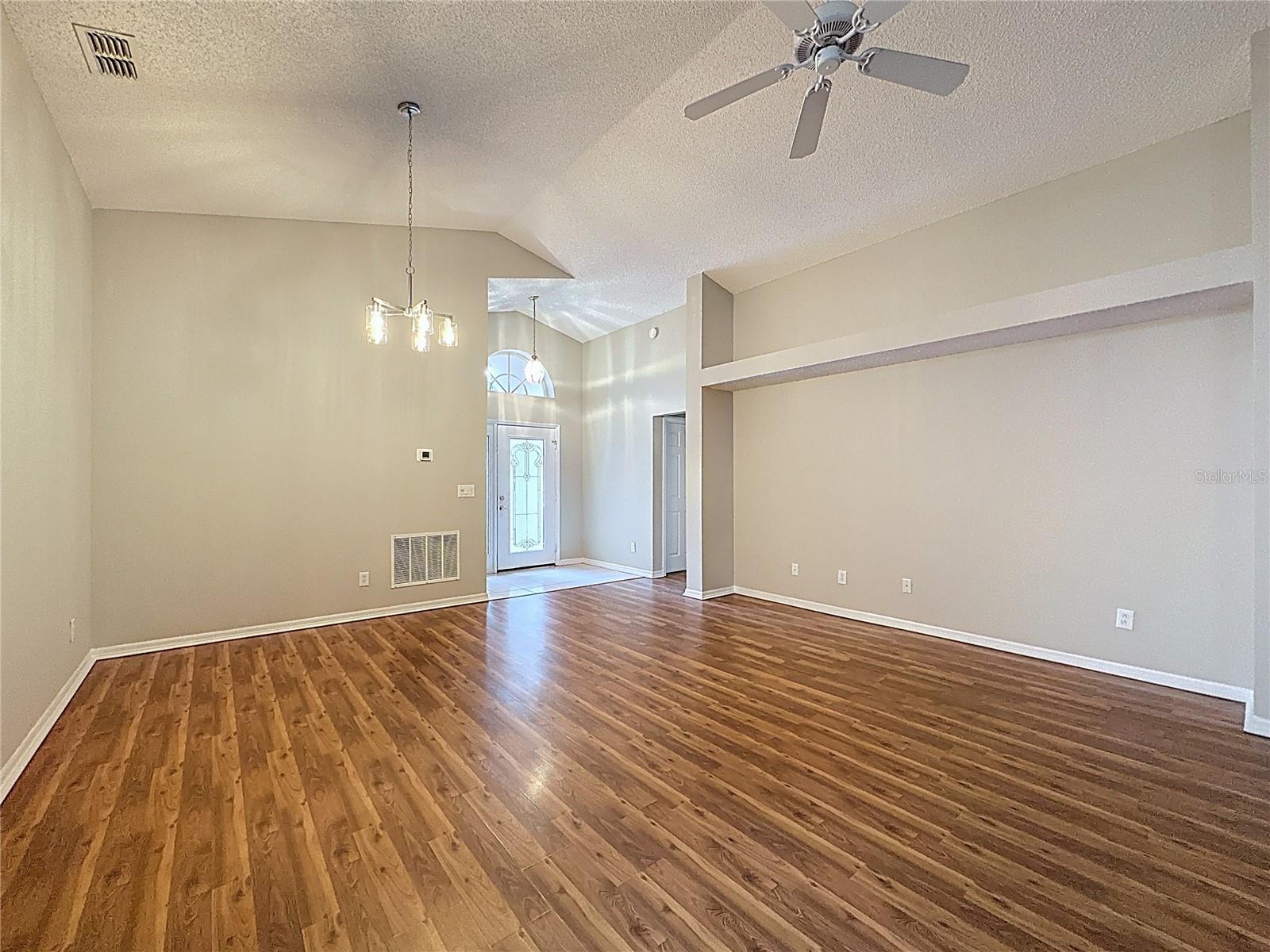 Image 10 of 60 For 3853 Eversholt Street