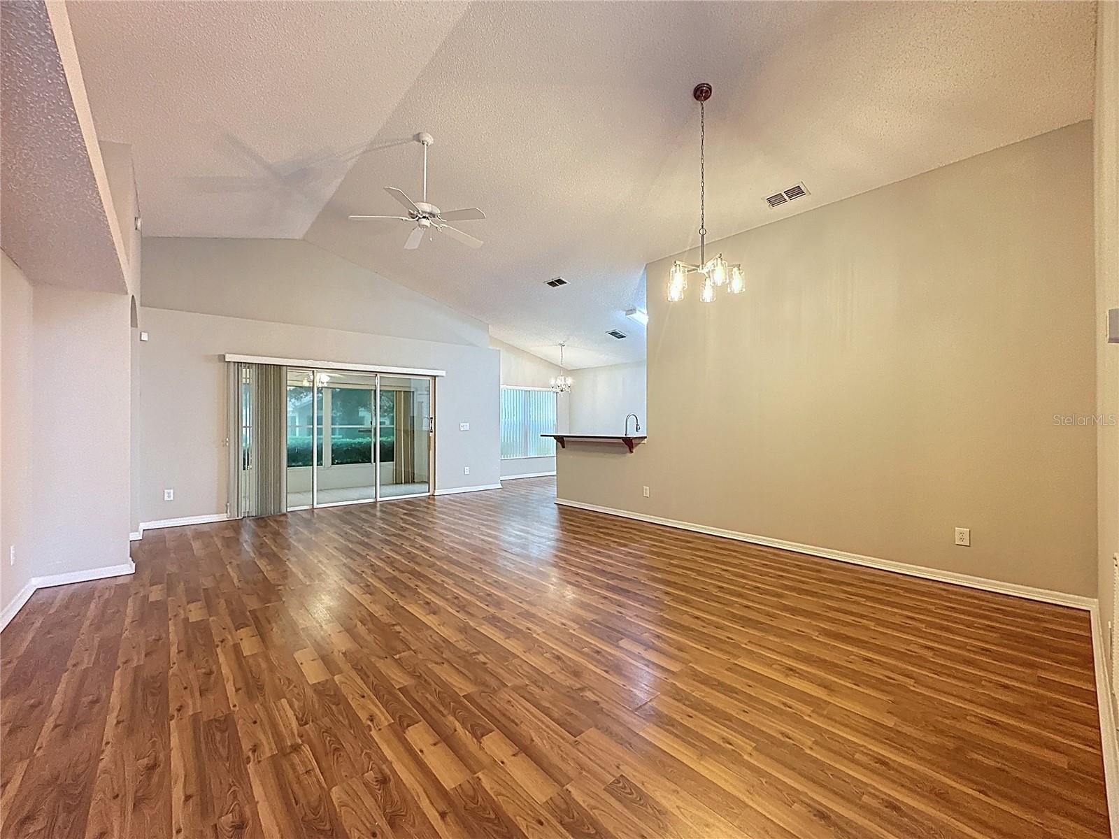 Image 11 of 60 For 3853 Eversholt Street