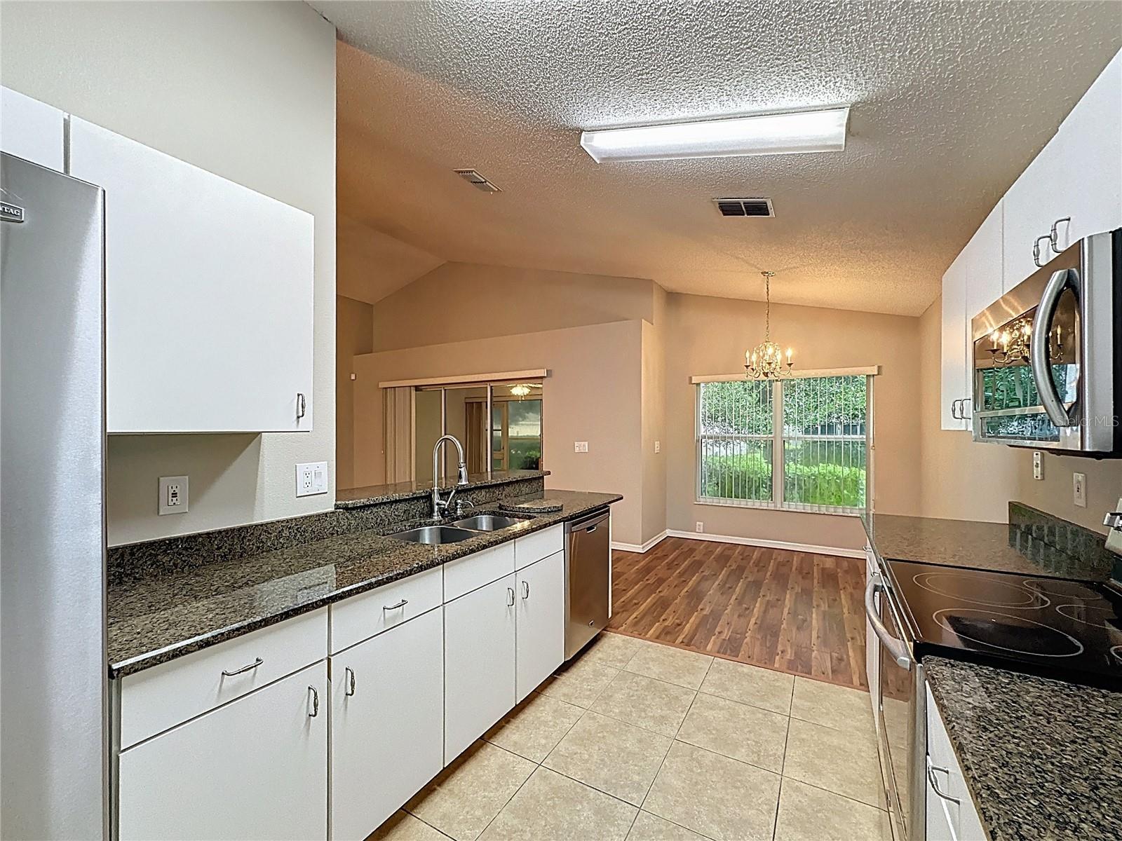 Image 15 of 60 For 3853 Eversholt Street