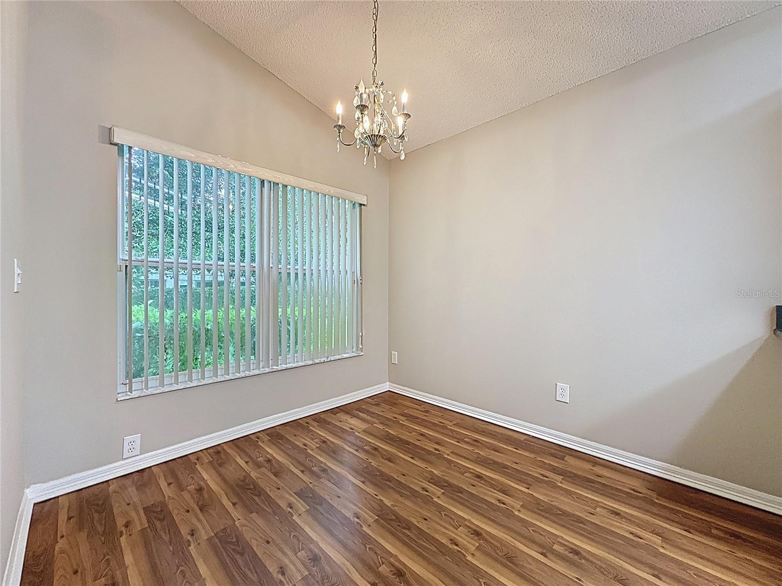 Image 16 of 60 For 3853 Eversholt Street