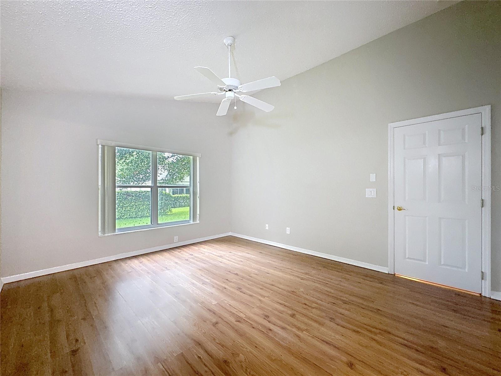 Image 18 of 60 For 3853 Eversholt Street