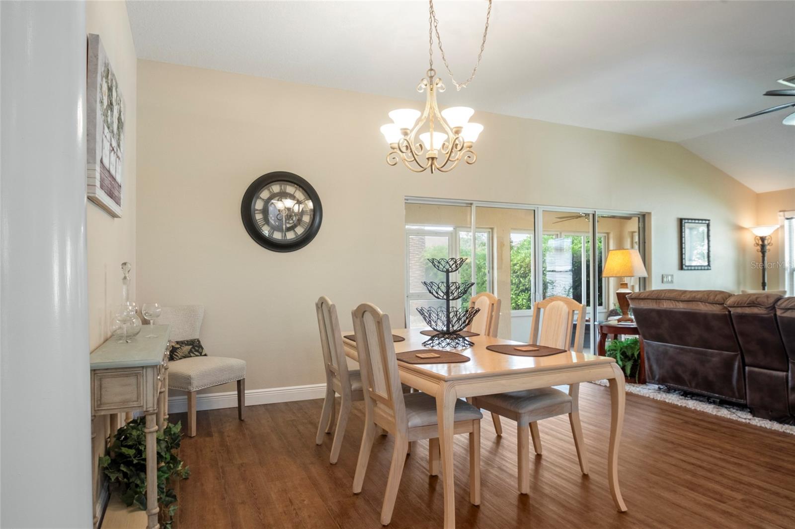 Image 6 of 31 For 1222 Camero Drive