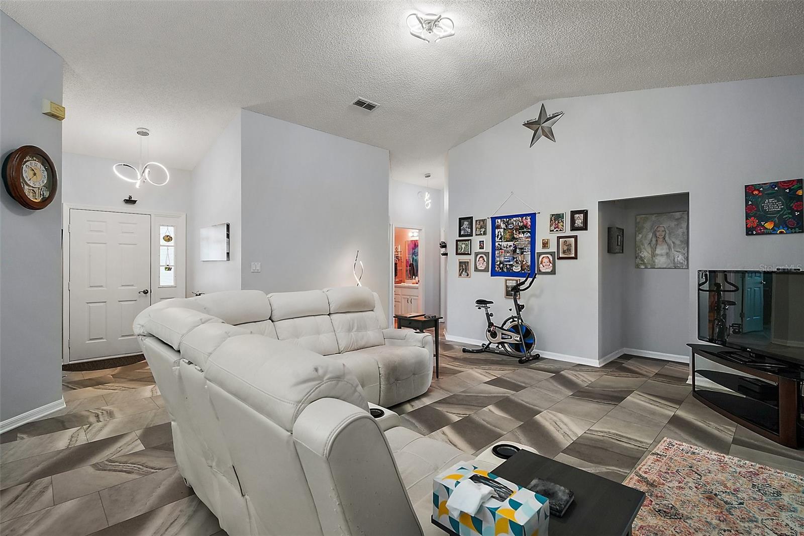 Image 8 of 31 For 4349 River Ridge Drive
