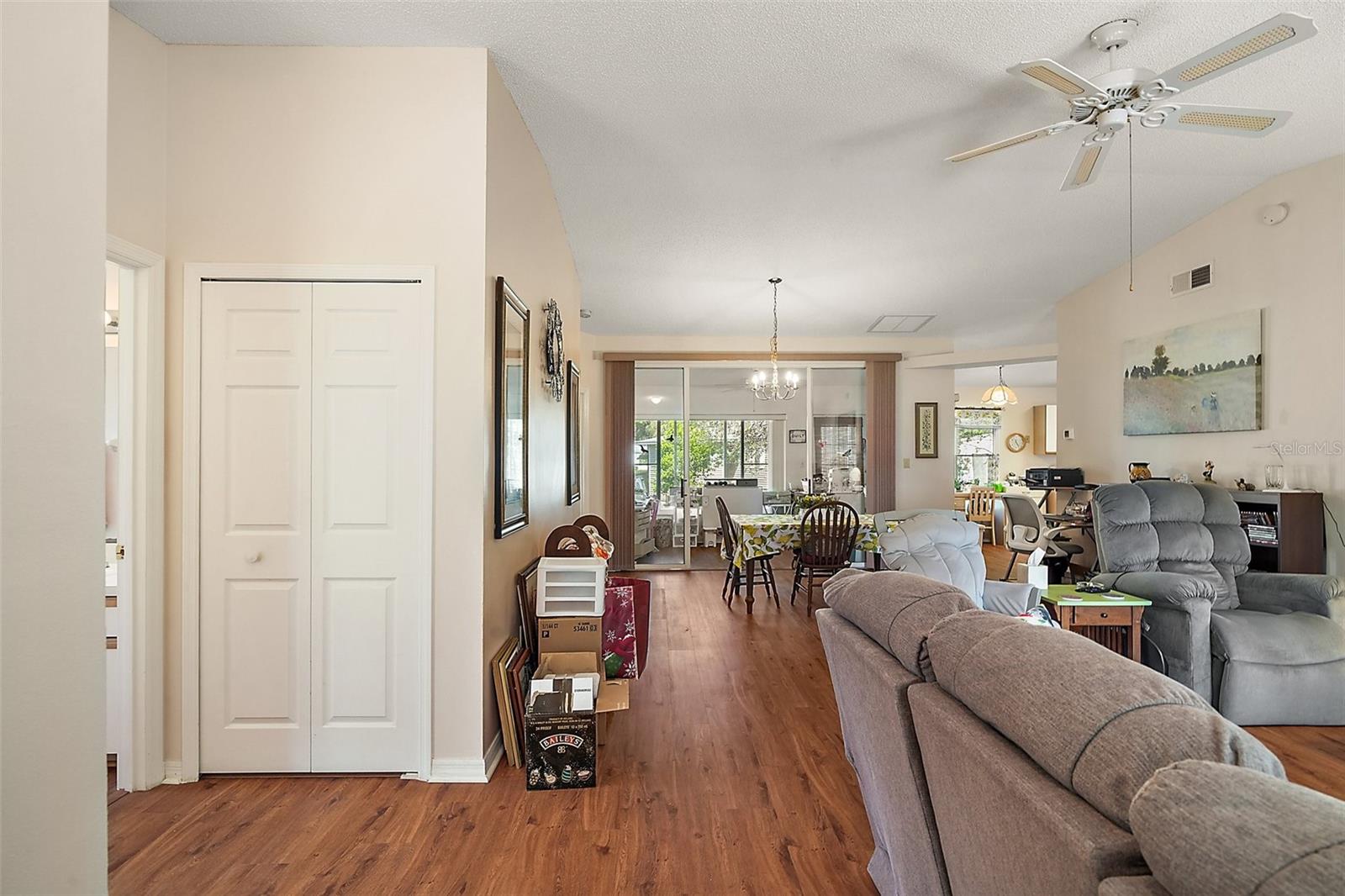 Image 11 of 36 For 4553 Belle Grove