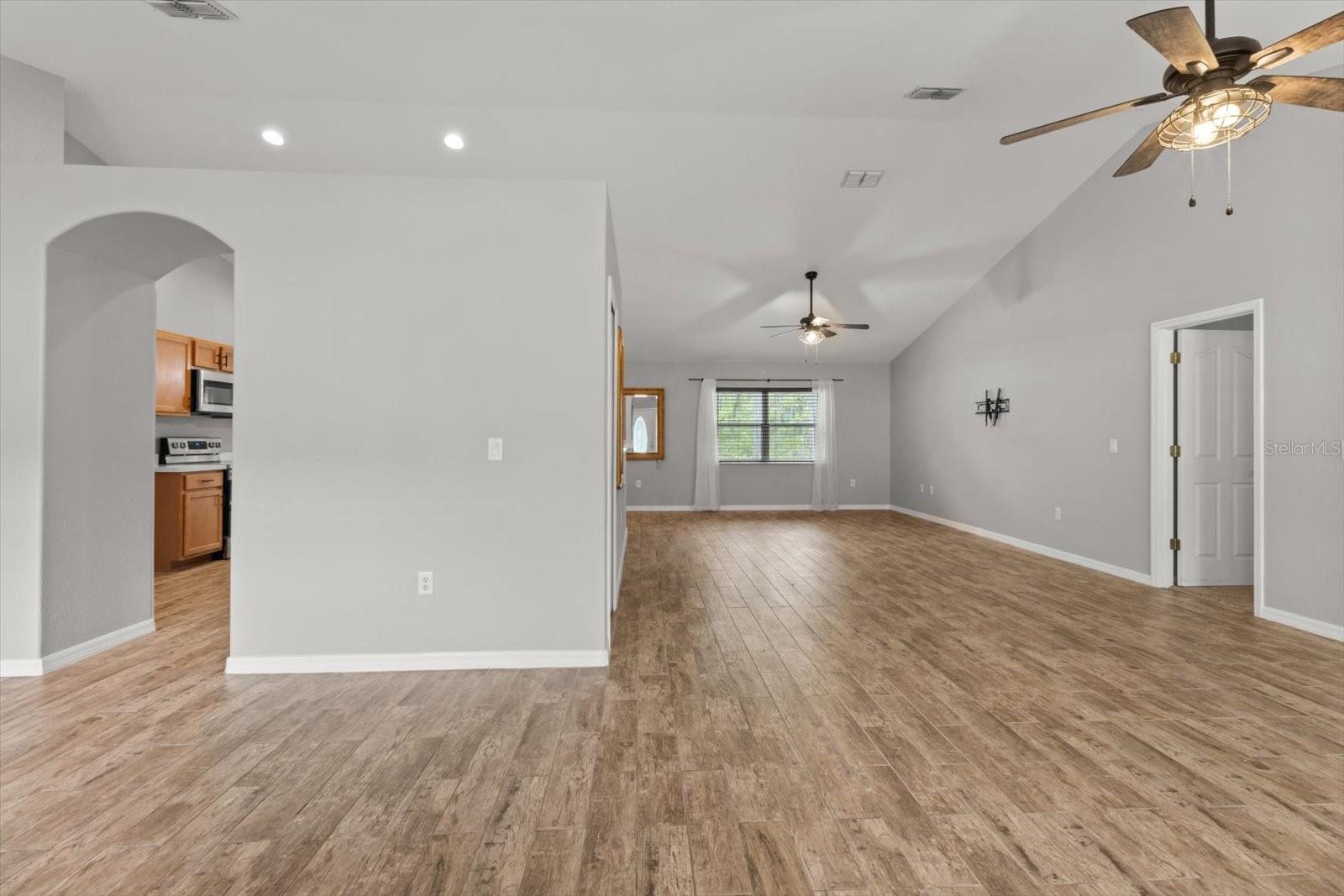 Image 6 of 47 For 17 Eugenia Court N