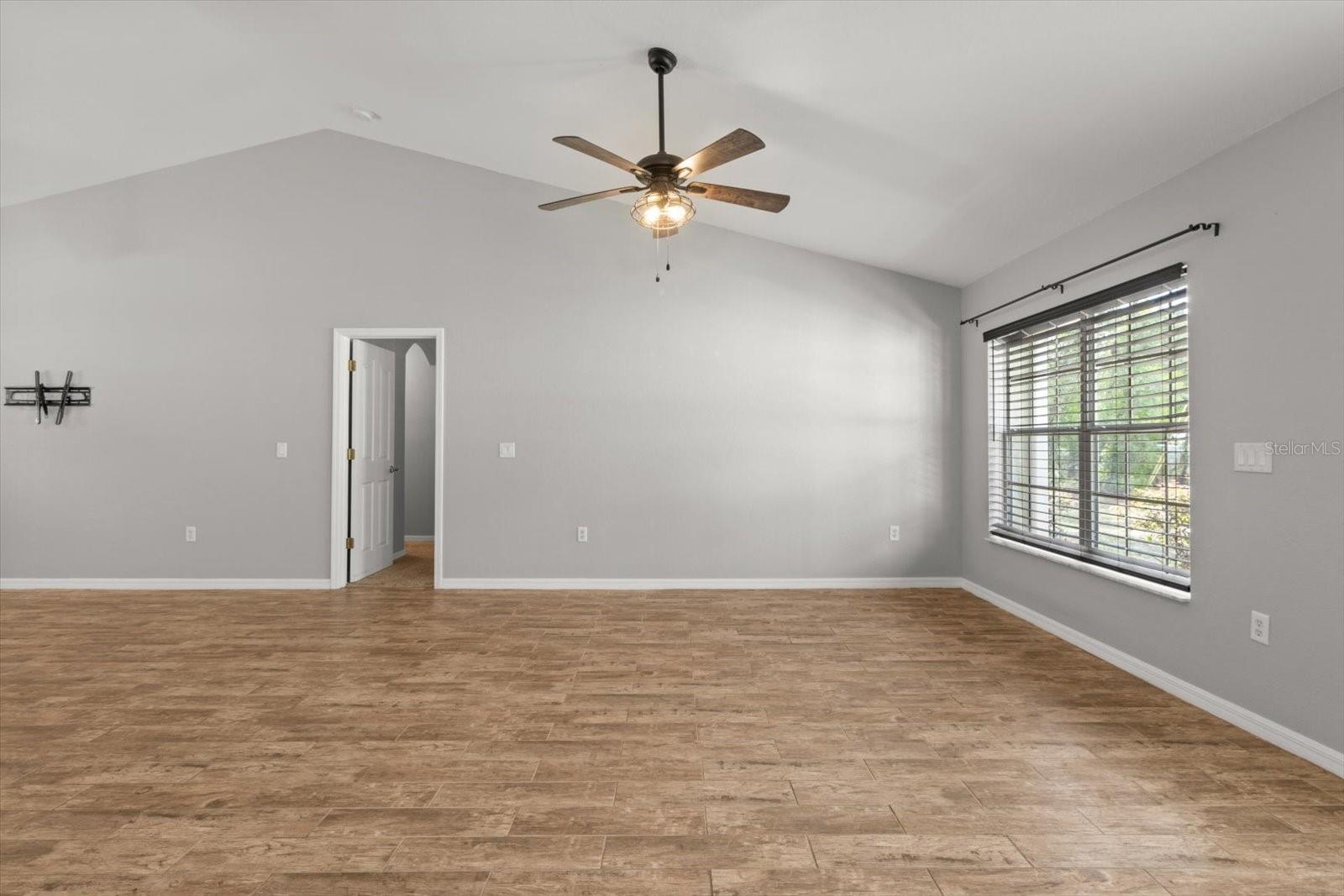 Image 9 of 47 For 17 Eugenia Court N
