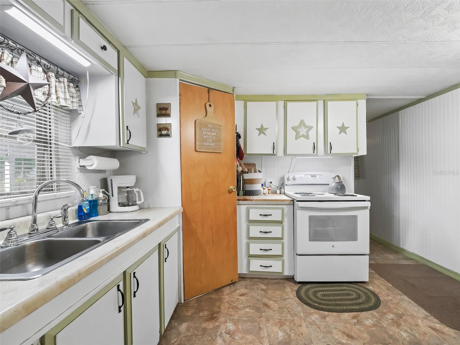 Image 13 of 27 For 5828 Cr 551a