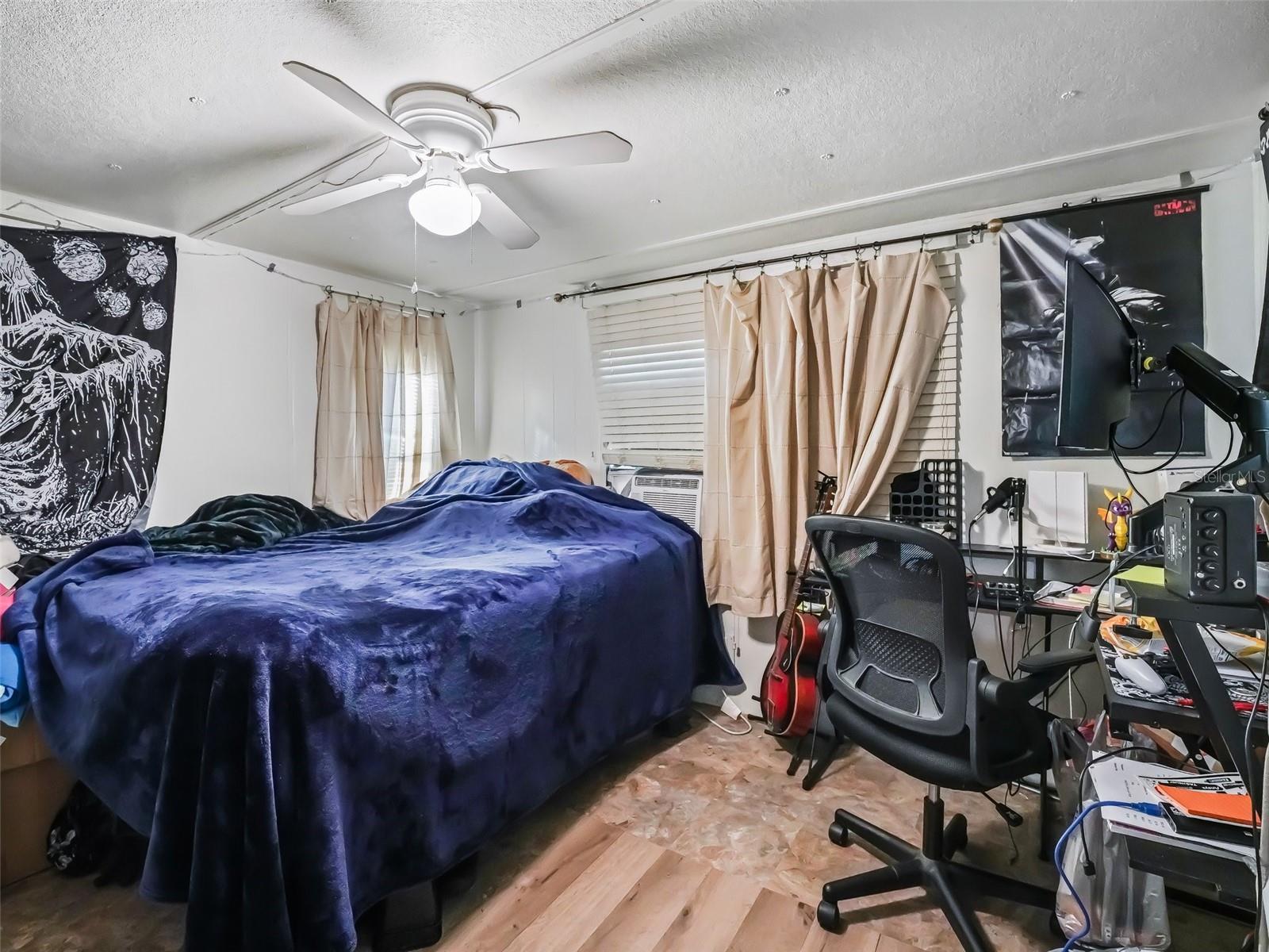 Image 17 of 27 For 5828 Cr 551a