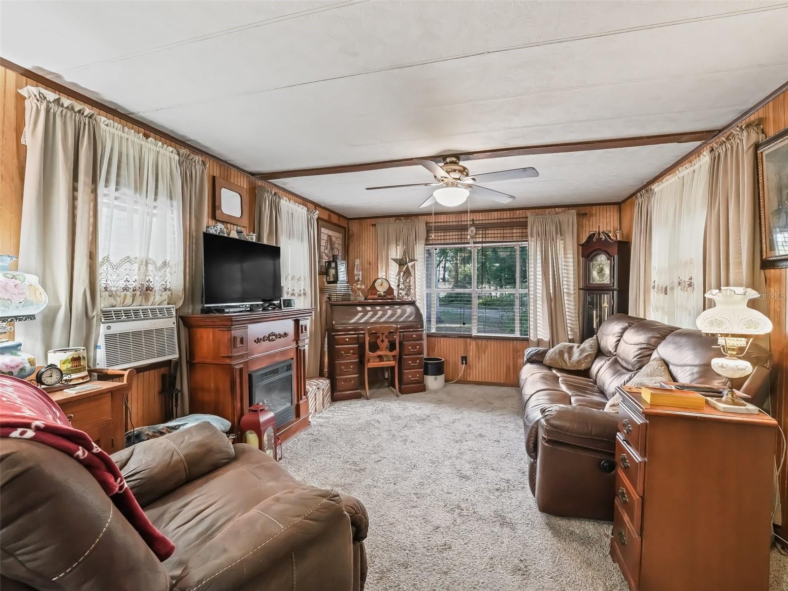 Image 9 of 27 For 5828 Cr 551a
