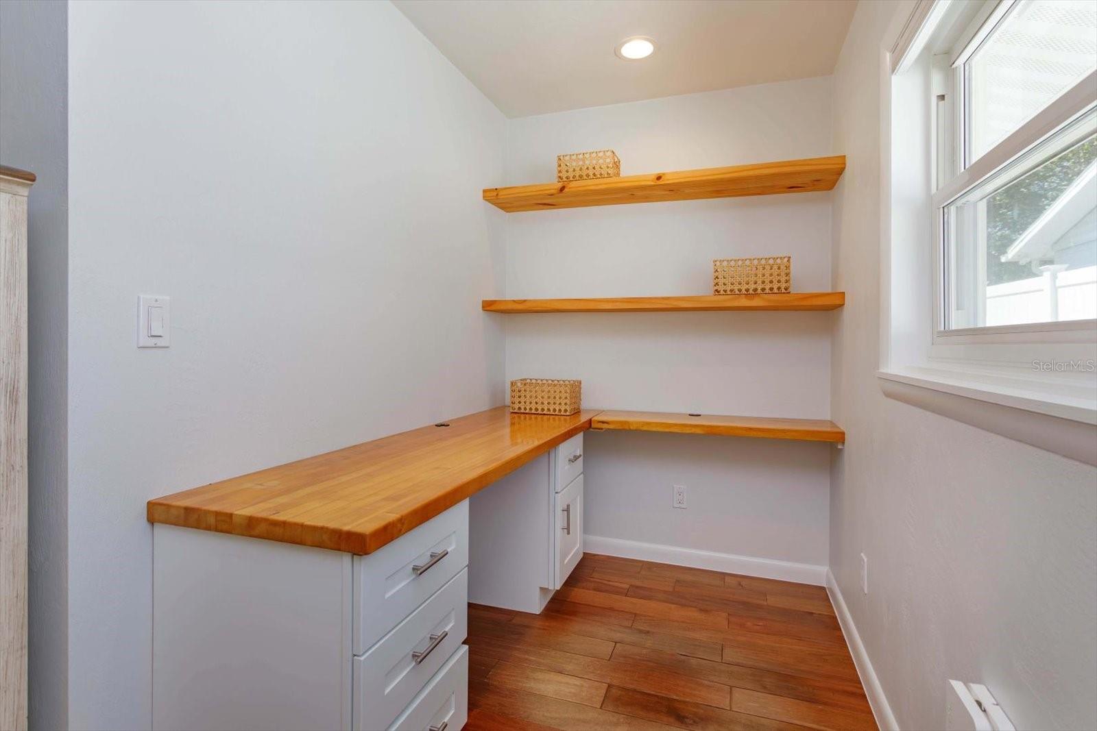 Image 20 of 30 For 910 Locust Street