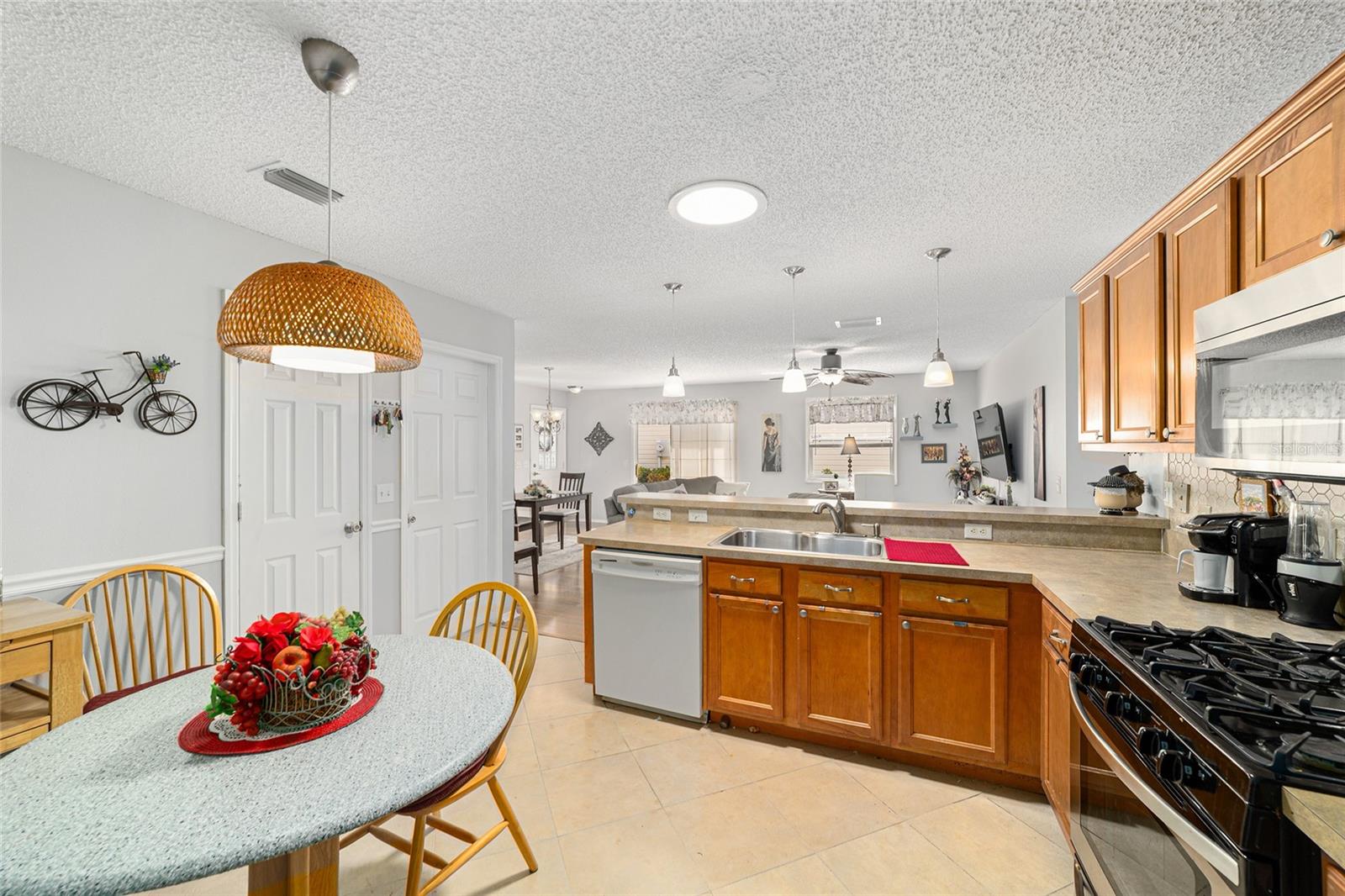 Image 23 of 51 For 312 Emmalee Place