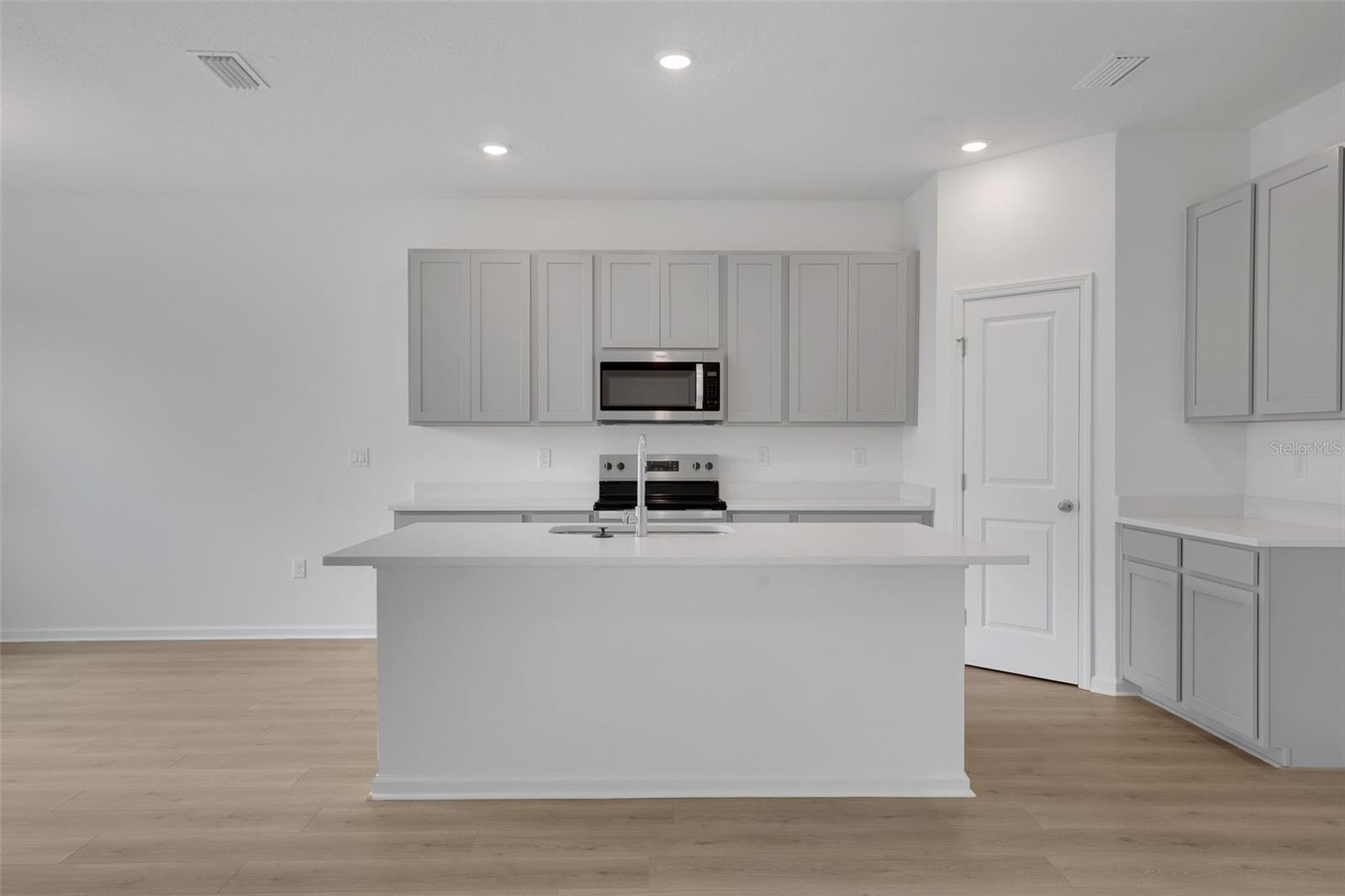 Image 20 of 32 For 5031 Abigail Drive